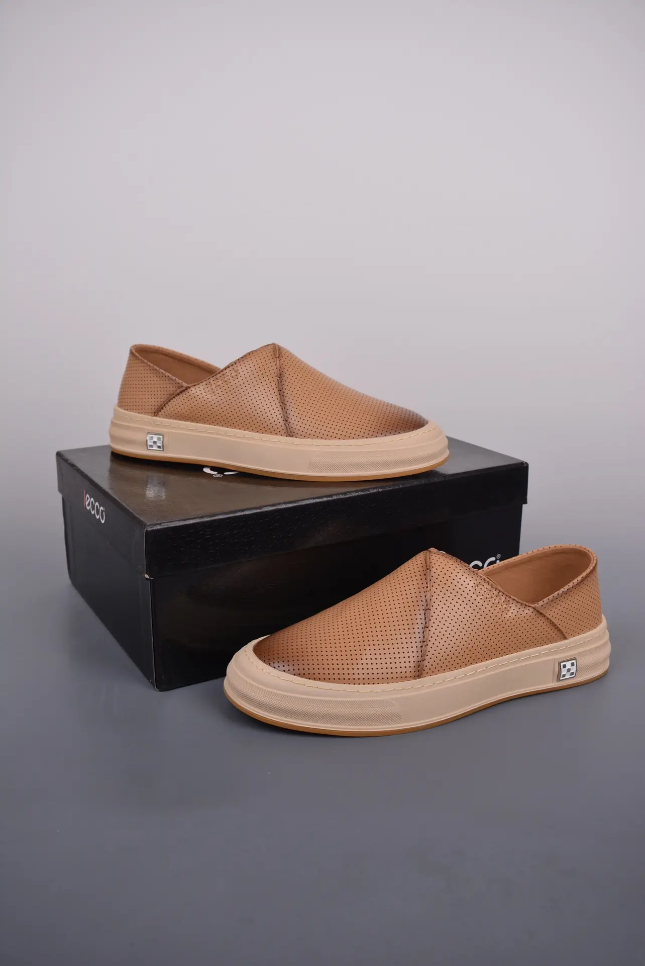 YASSW | The Ultimate Guide to Replica Ecco Men’s Slip-On Loafers