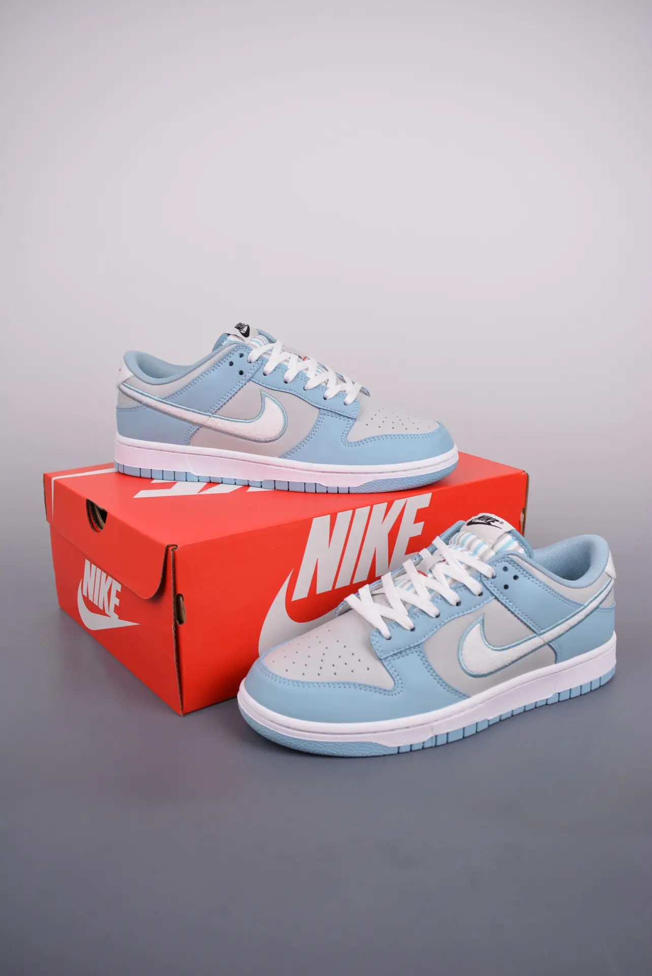 YASSW | Nike Dunk Low Sneakers Size 8.5 | Men's | Fleece Swoosh - Light Blue Grey Review