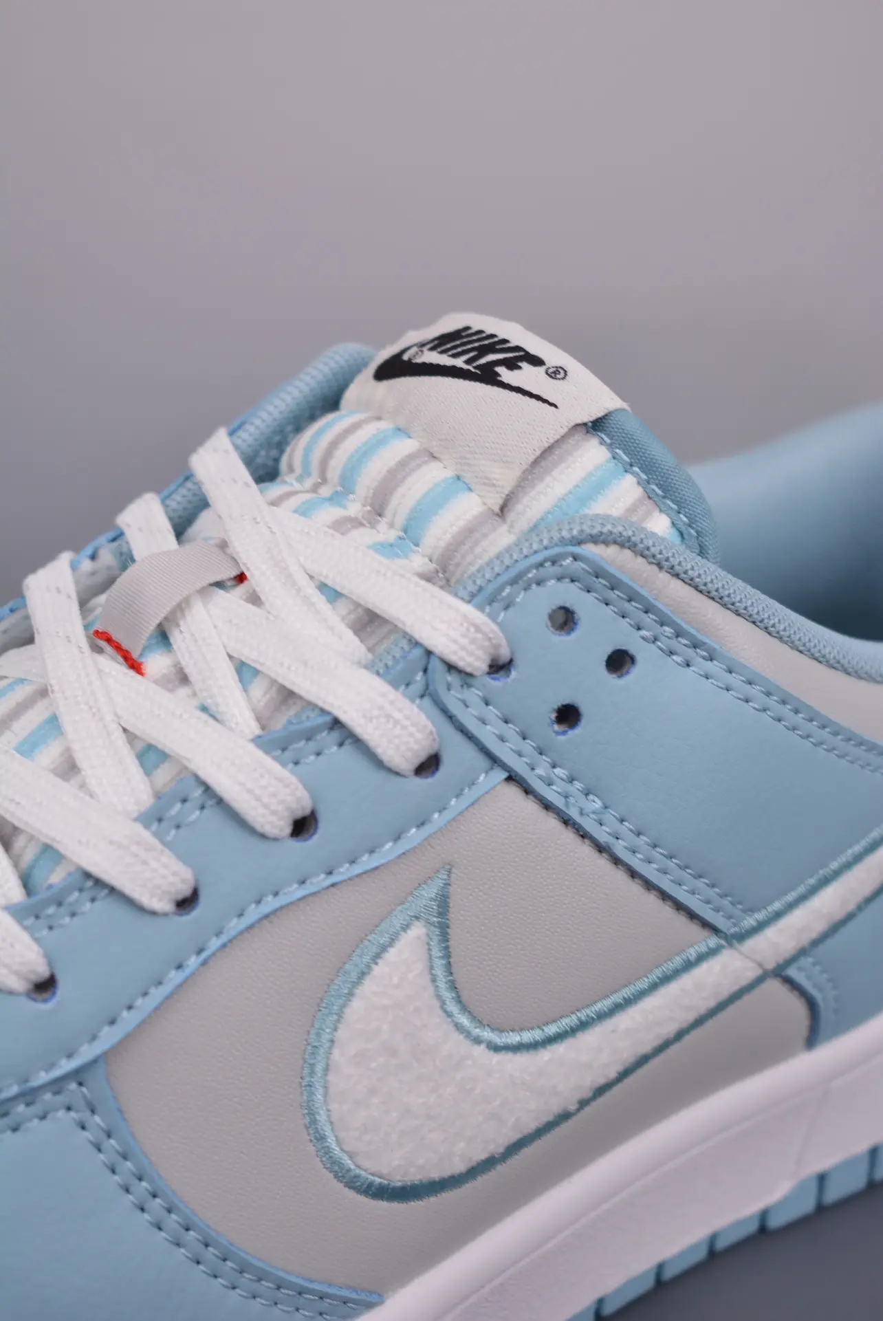 YASSW | Nike Dunk Low Sneakers Size 8.5 | Men's | Fleece Swoosh - Light Blue Grey Review