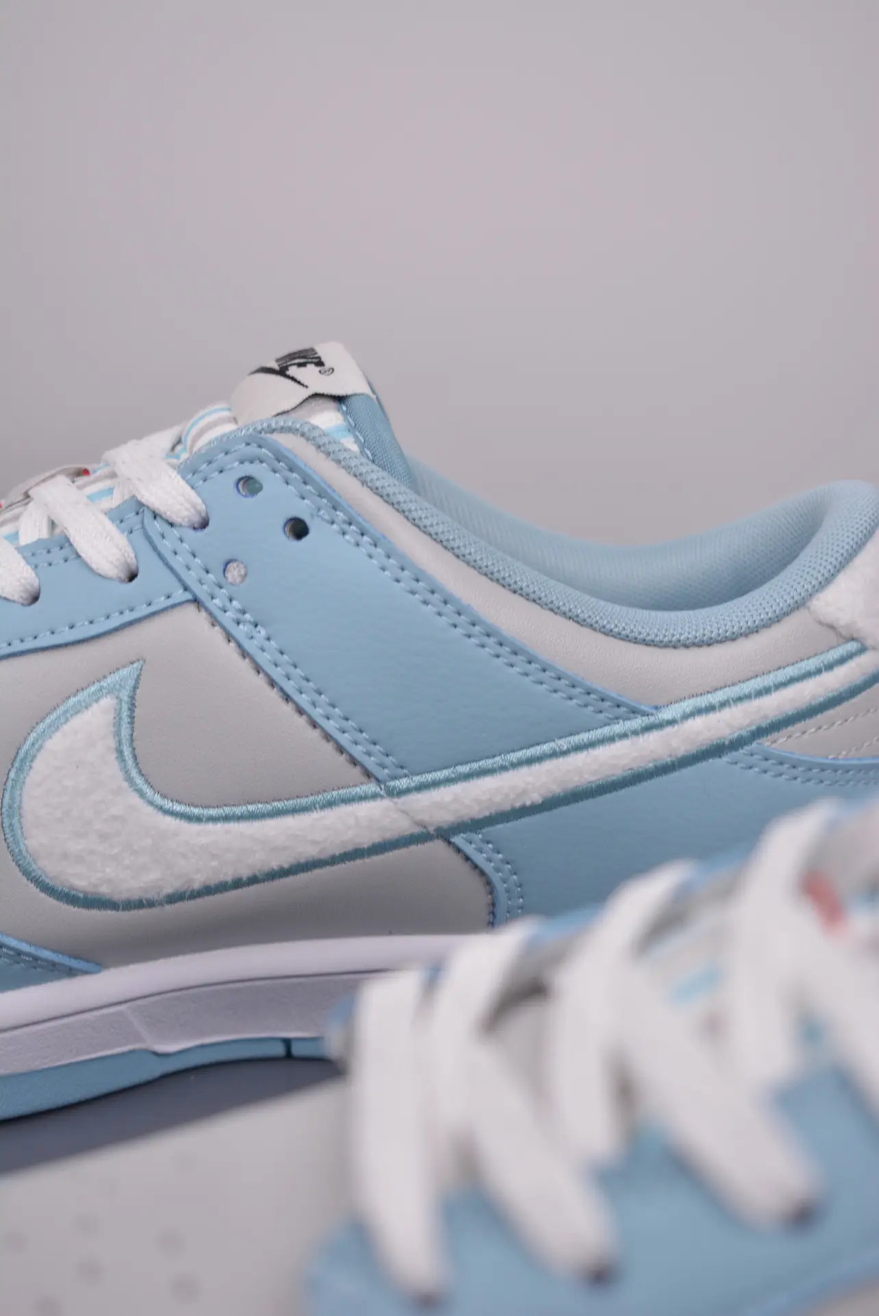 YASSW | Nike Dunk Low Sneakers Size 8.5 | Men's | Fleece Swoosh - Light Blue Grey Review