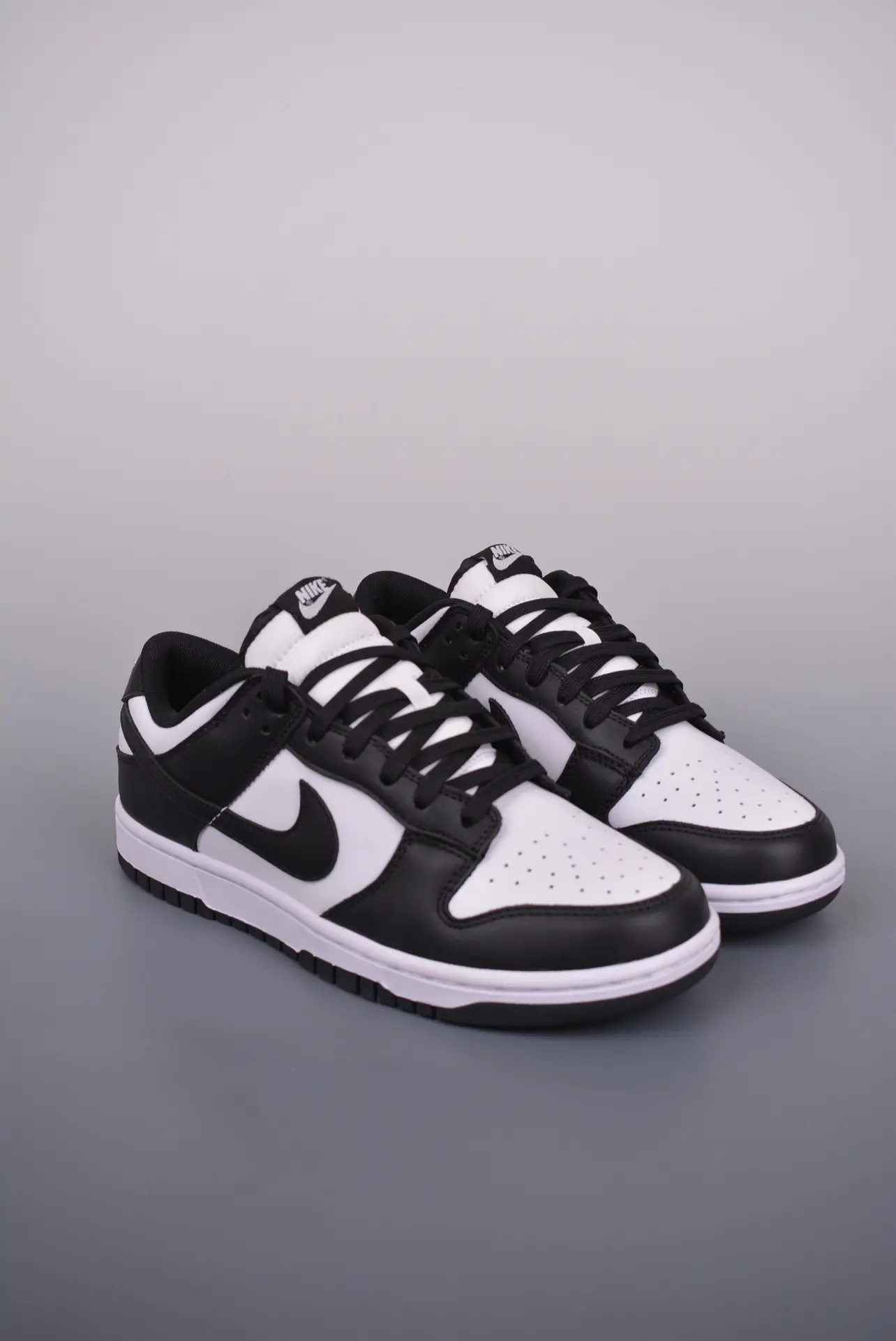 YASSW | The Appeal of Replica Nike Dunk Low 'Panda' Sneakers: A Comprehensive Guide