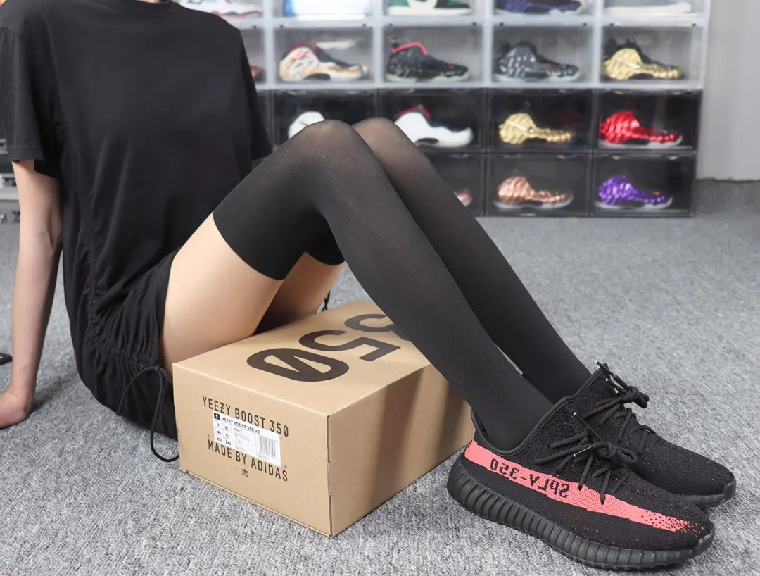 YASSW | adidas Yeezy Boost 350 V2 Red Stripe Bred UK 3.5 US 4 Brand New Review