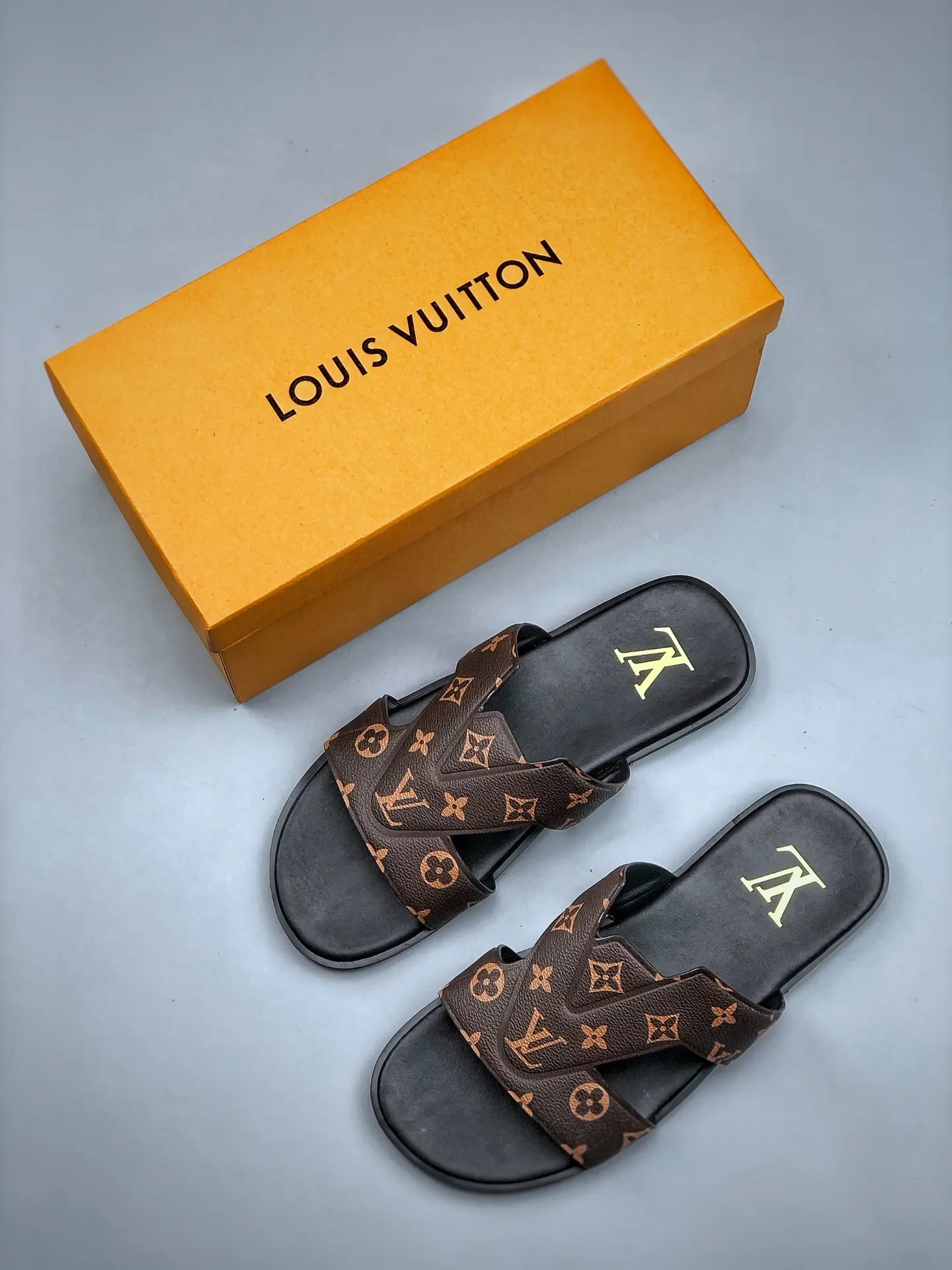 YASSW | Sleek Black Louis Vuitton Oasis Mule Replica - Unmatched Style & Comfort