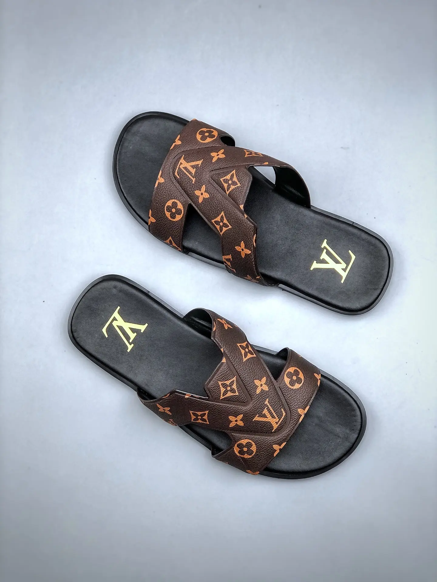 YASSW | Sleek Black Louis Vuitton Oasis Mule Replica - Unmatched Style & Comfort