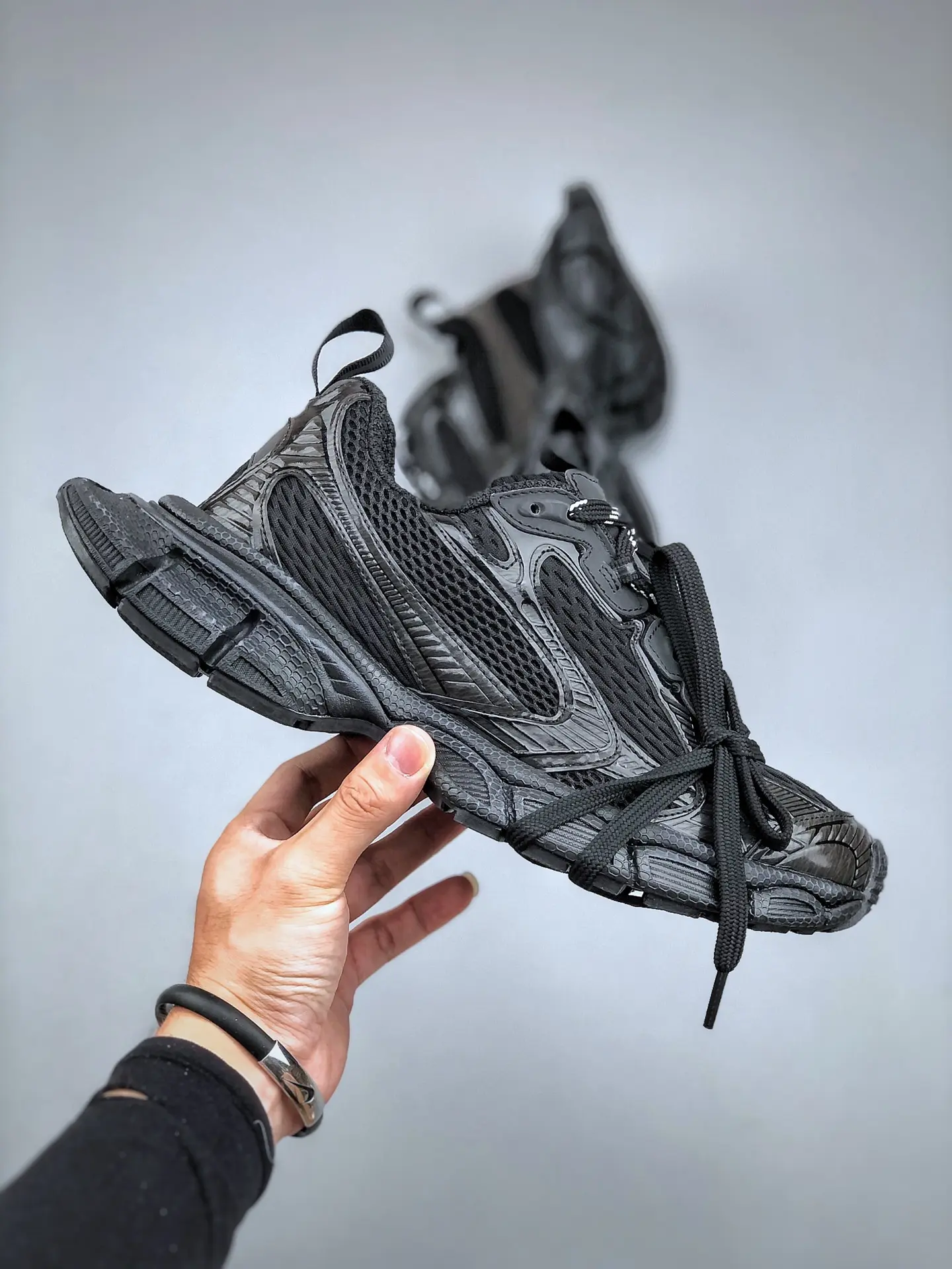 YASSW | Adidas Originals Ozweego Triple Black Sneakers EE6999 Men’s Size 11: A Comprehensive Review