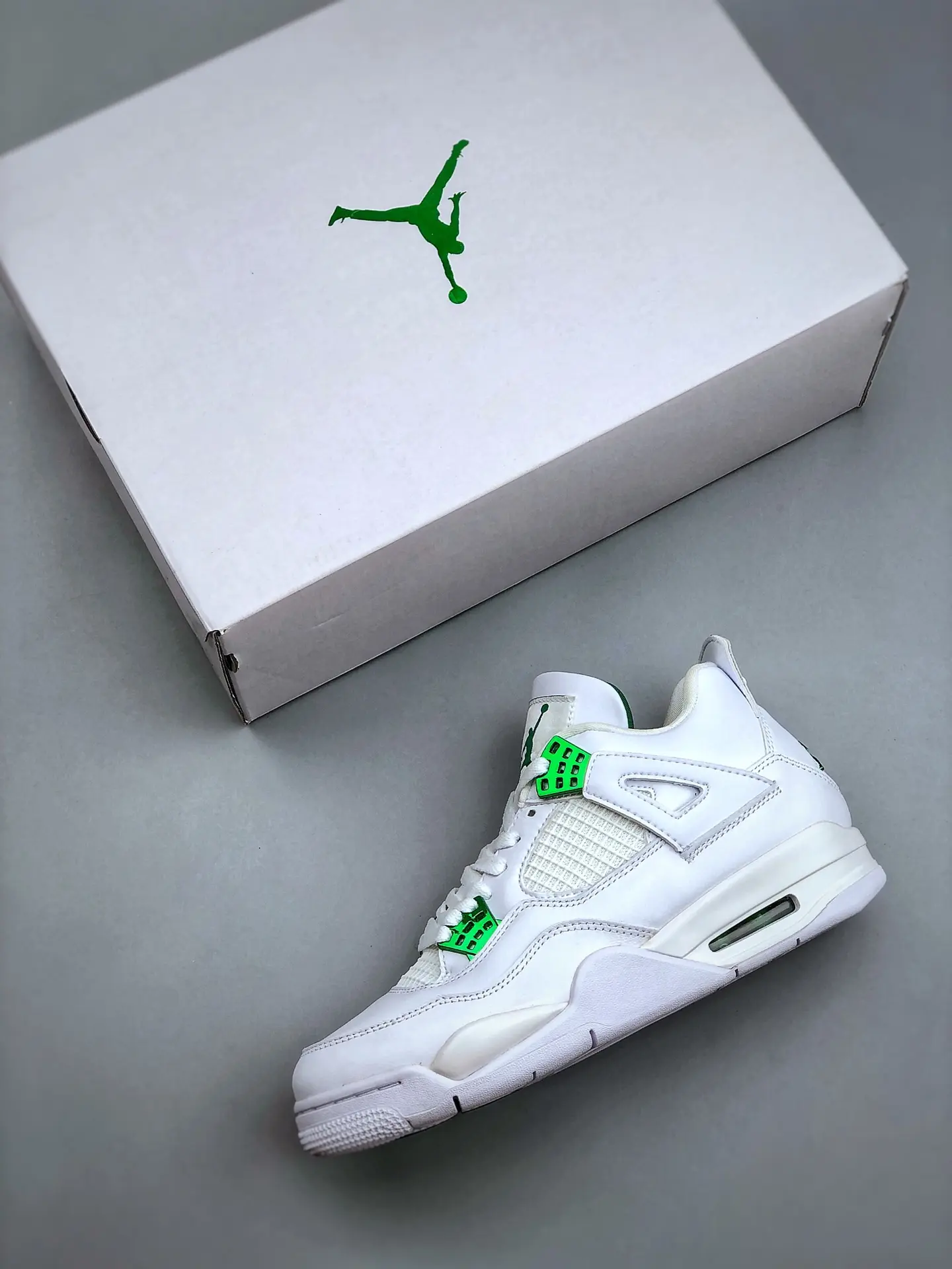 YASSW | Replicating Style: Fake Air Jordan 4 Green Metallic Sneakers