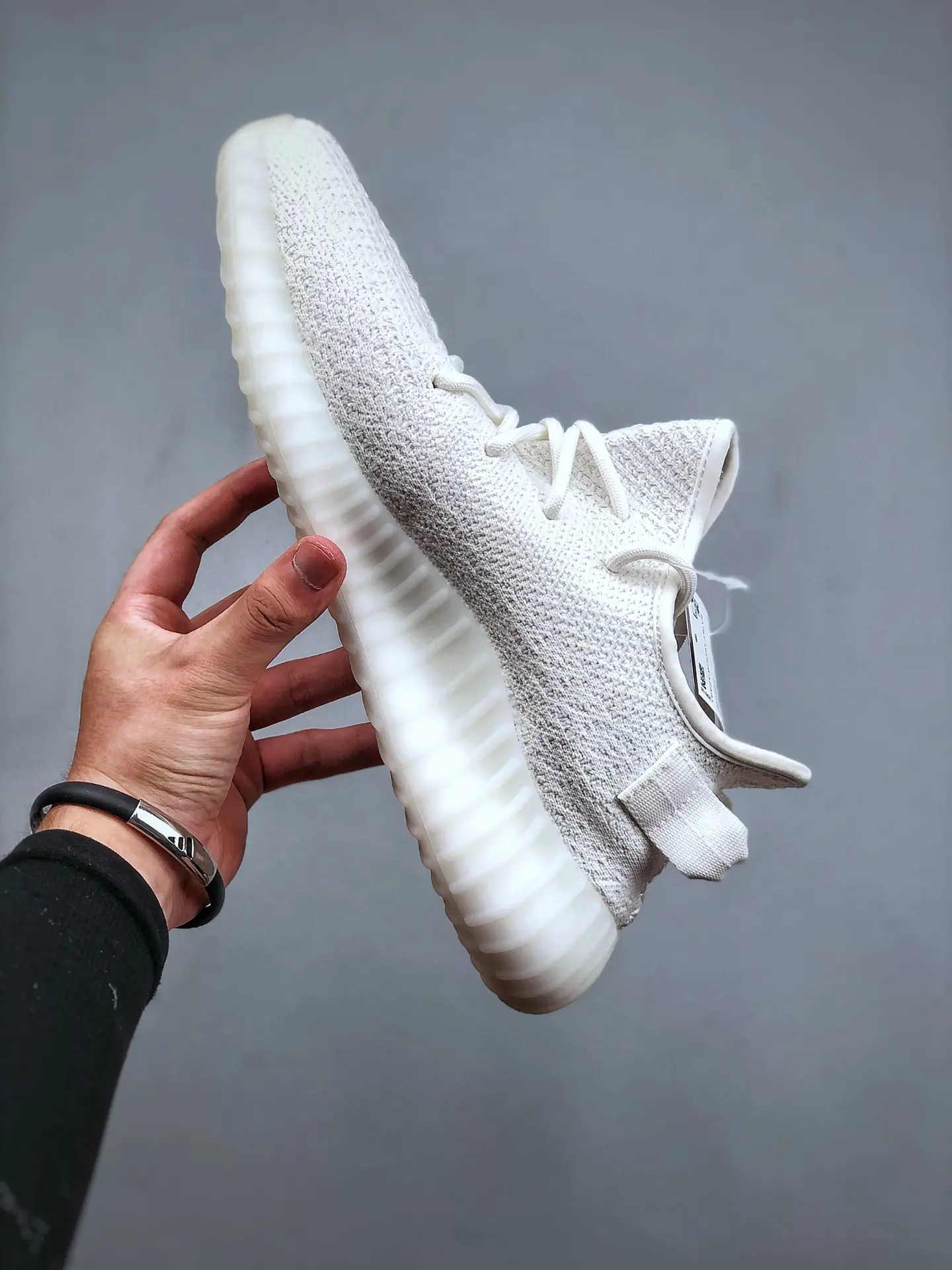 YASSW | The Lowdown on Replica Yeezy 350 V2 Cream White: Worth the Hype?