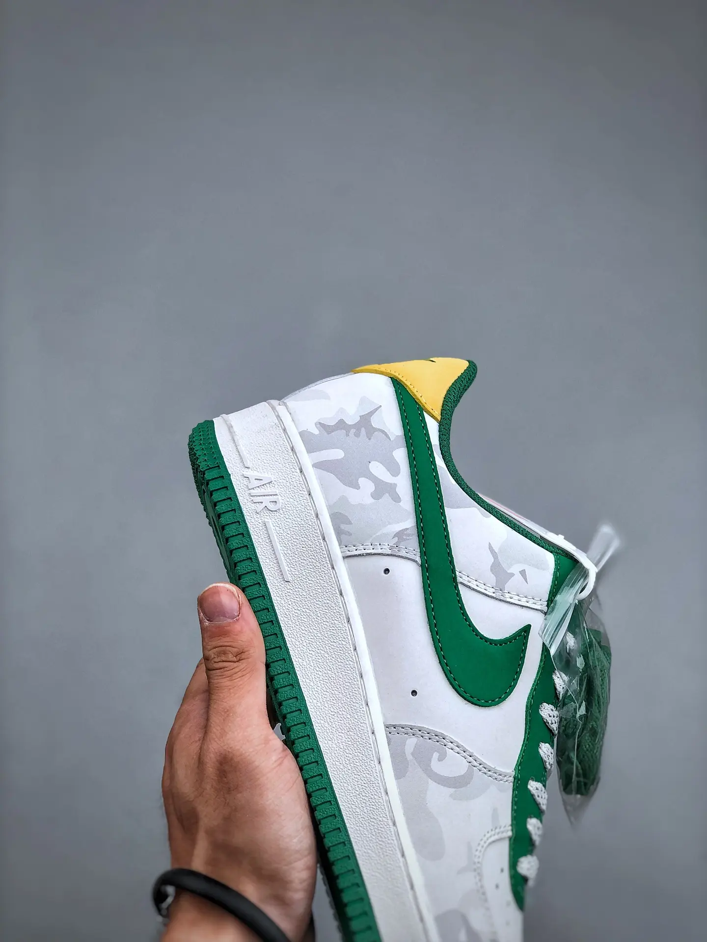 YASSW | Nike Gold Air Force 1 07 Low White Green Yellow DV1588 vs Travis Scott x Nike Air Max 270 React ENG: A Sneaker Showdown