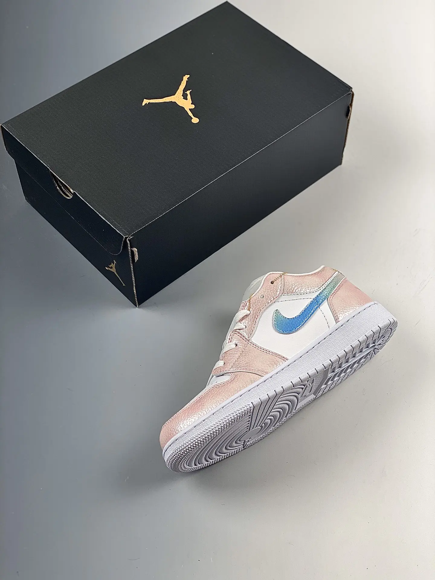 YASSW | Top Smart Design: Replica Air Jordan 1 Low White Pink