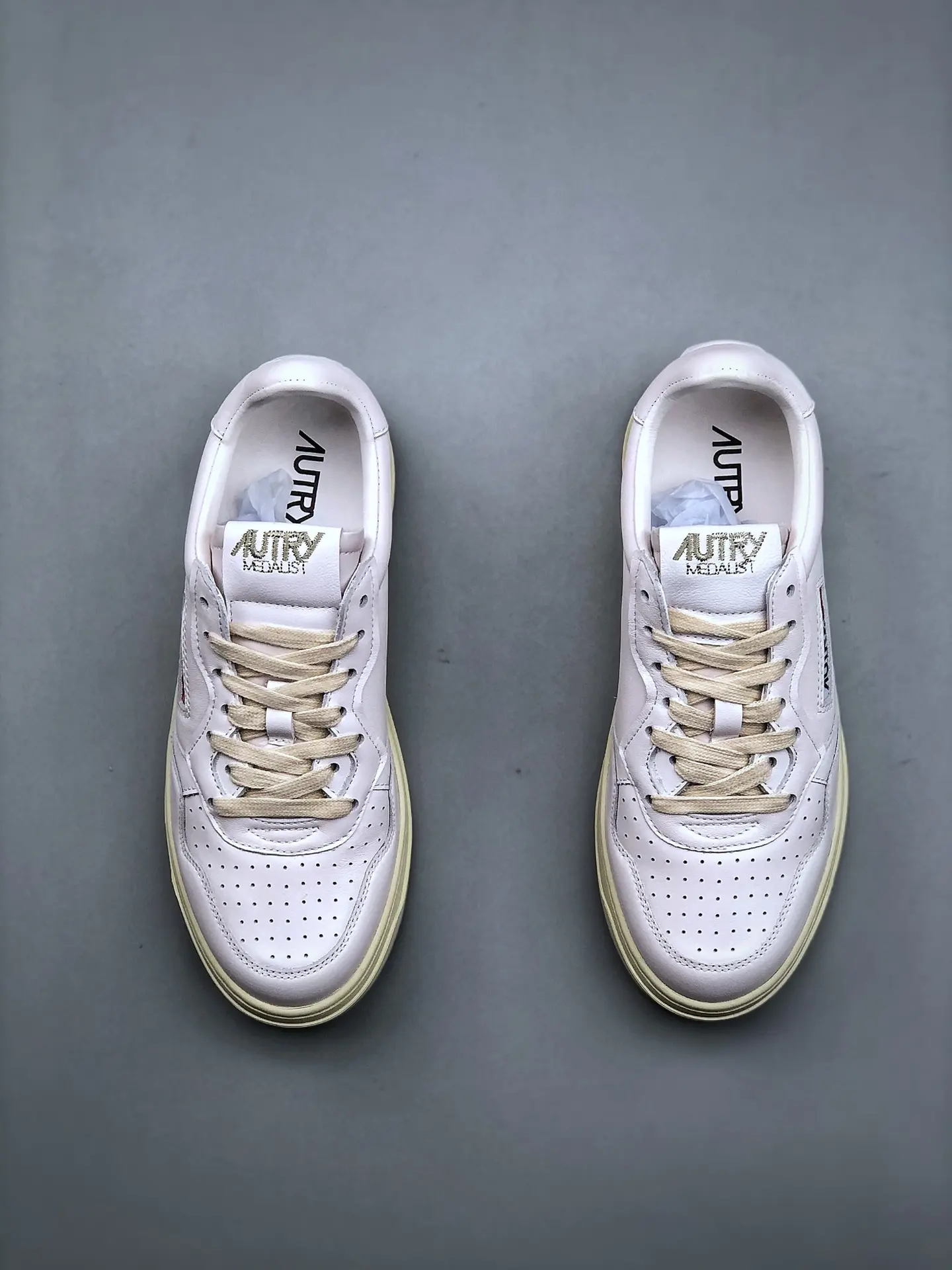 YASSW | Autry Medalist Low Sneakers - Replica vs. Original Comparison