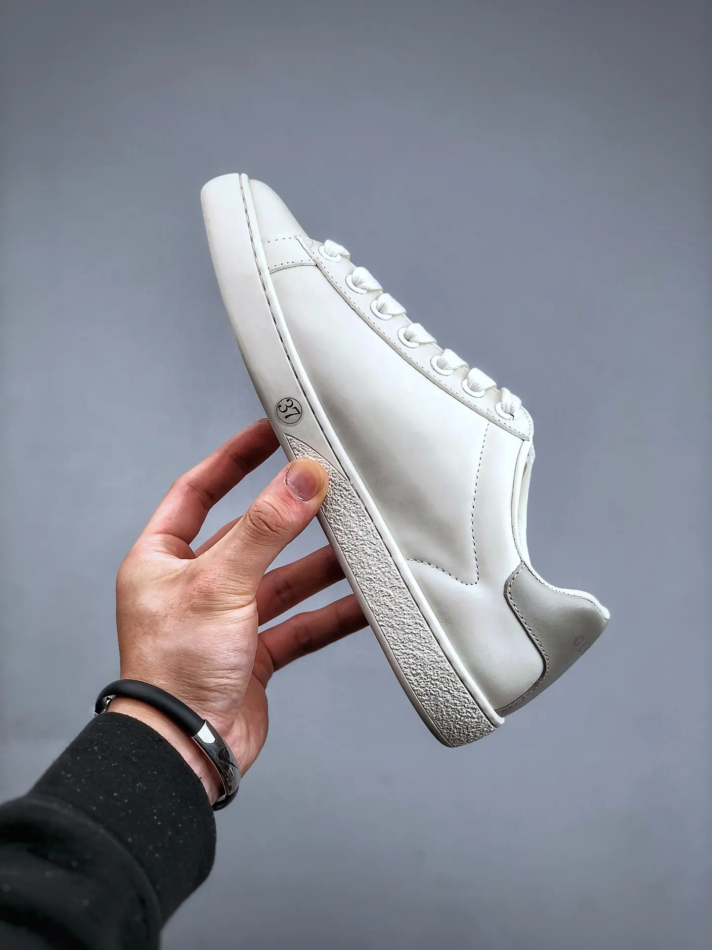 YASSW | Gucci Women’s Ace Interlocking Sneakers in White & Grey – Authentic or Replica?