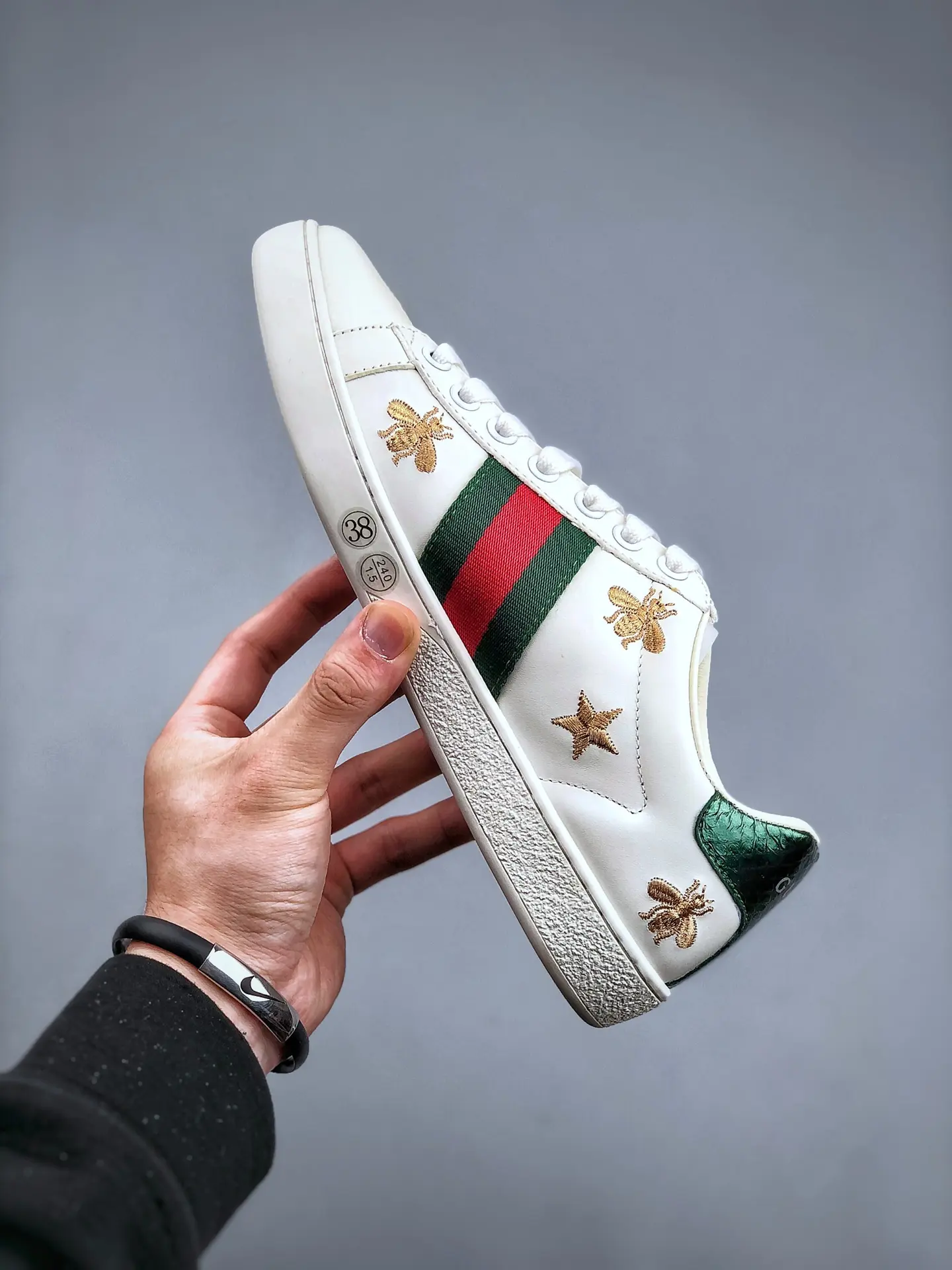 YASSW | Authentic vs. Replica: Gucci Ace Bees and Stars Sneakers in White Leather