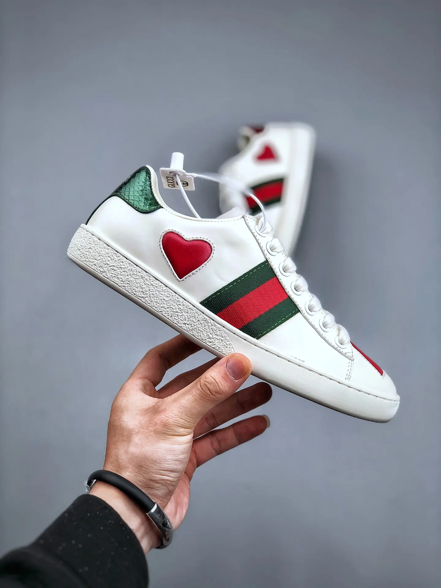 YASSW | Unveiling the Gucci White Ace Heart Leather Replica Sneakers