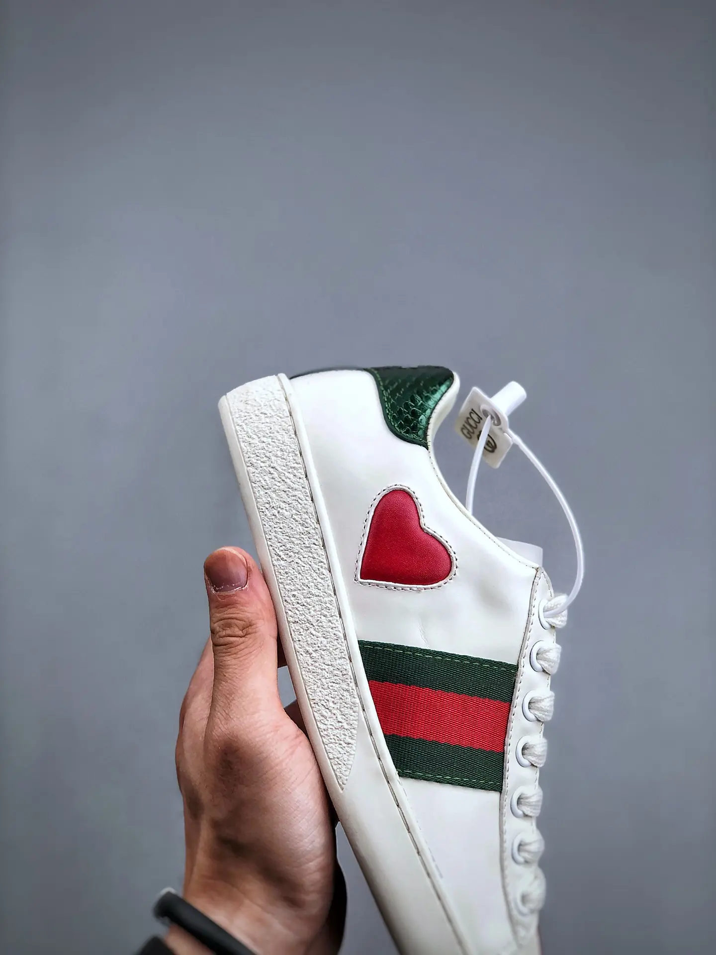 YASSW | Unveiling the Gucci White Ace Heart Leather Replica Sneakers