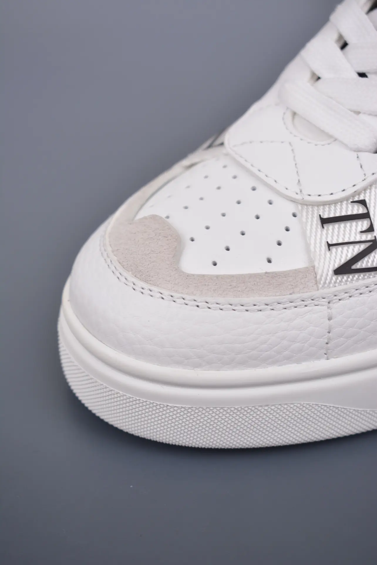 YASSW | Valentino Garavani VL7N Replica Sneakers: White Calfskin Perfection