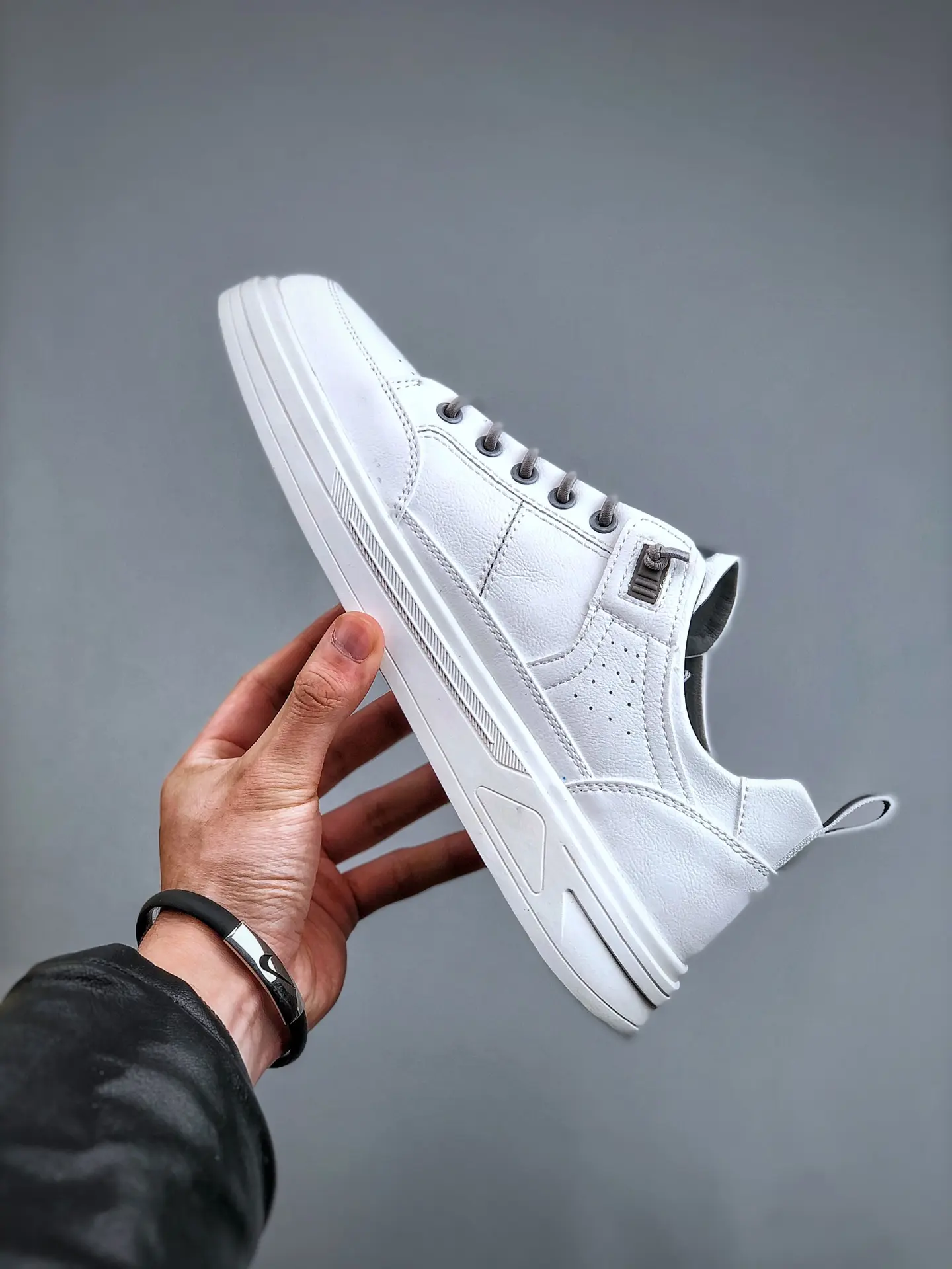 YASSW | White 7.5 Replica Fendi Men's Casual Shoes by SNAZON SHOES: Style and Comfort Redefined