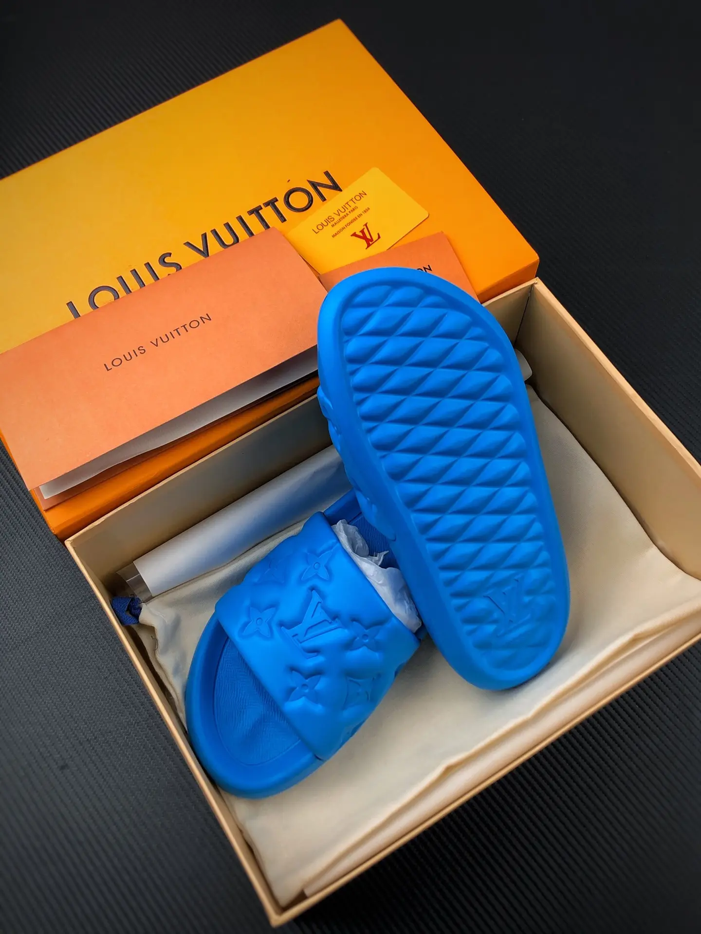 YASSW | Louis Vuitton Waterfront Mule Sandals: A Deep Dive into the Replica Market