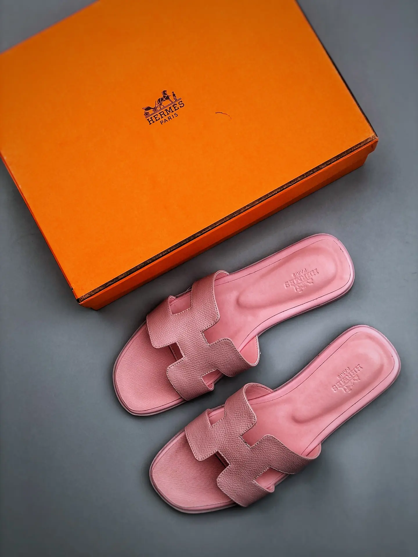 YASSW | Hermès Authenticated Leather Orange Sandal for Women – Unworn Elegance