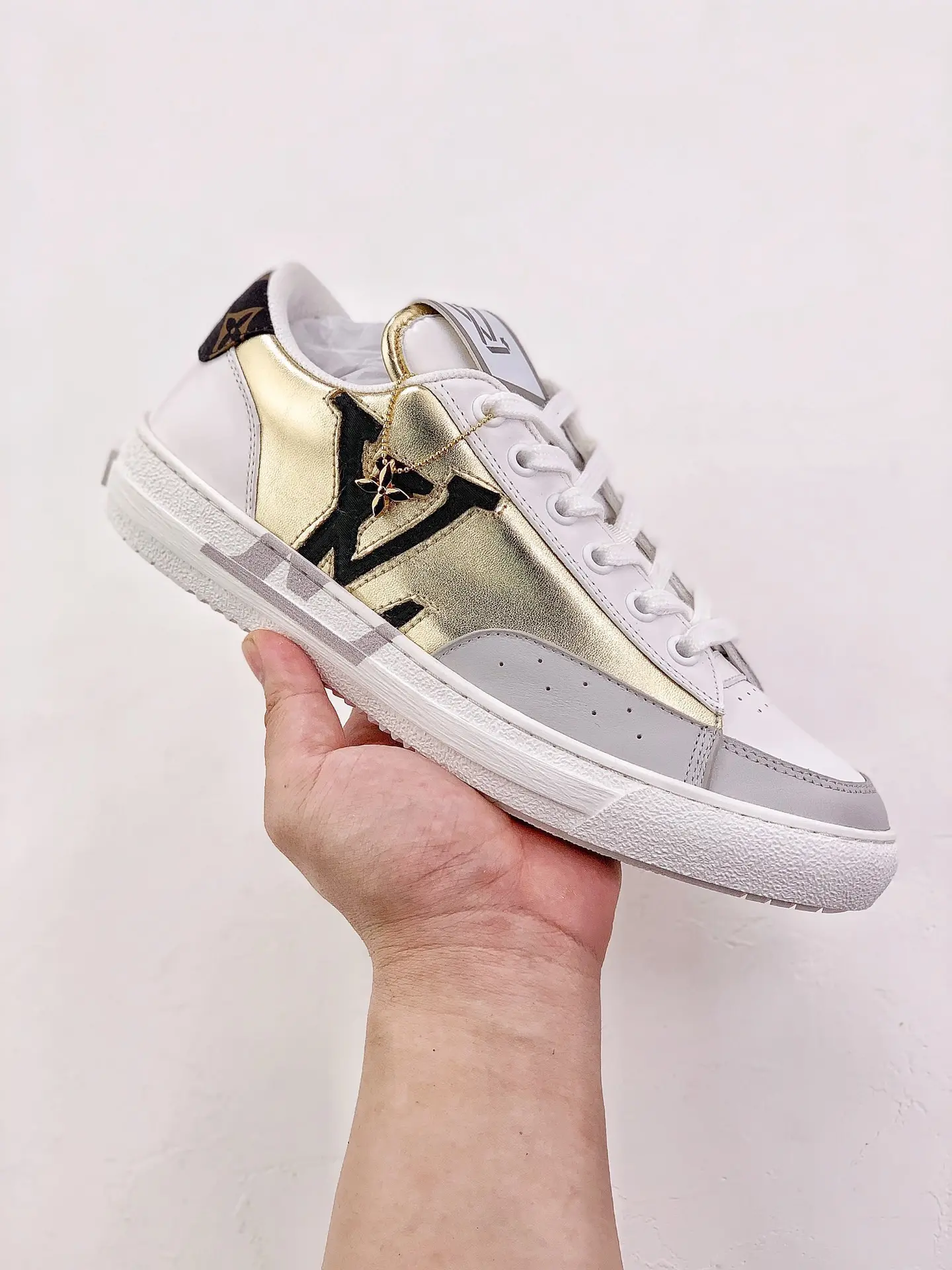 YASSW | Replica Louis Vuitton Charlie Sneakers 'White Green Blue' Review