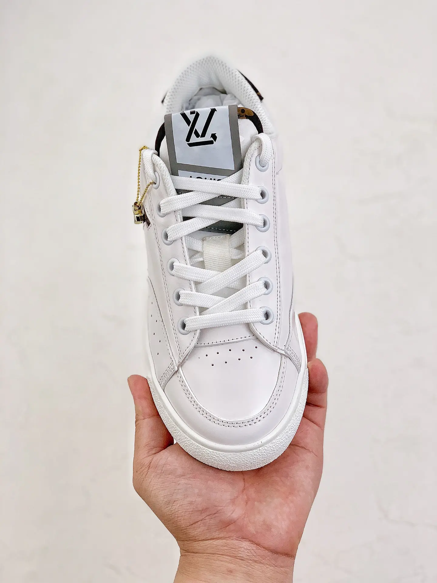 YASSW | The Ultimate Guide to Replica and Fake Designer Sneakers