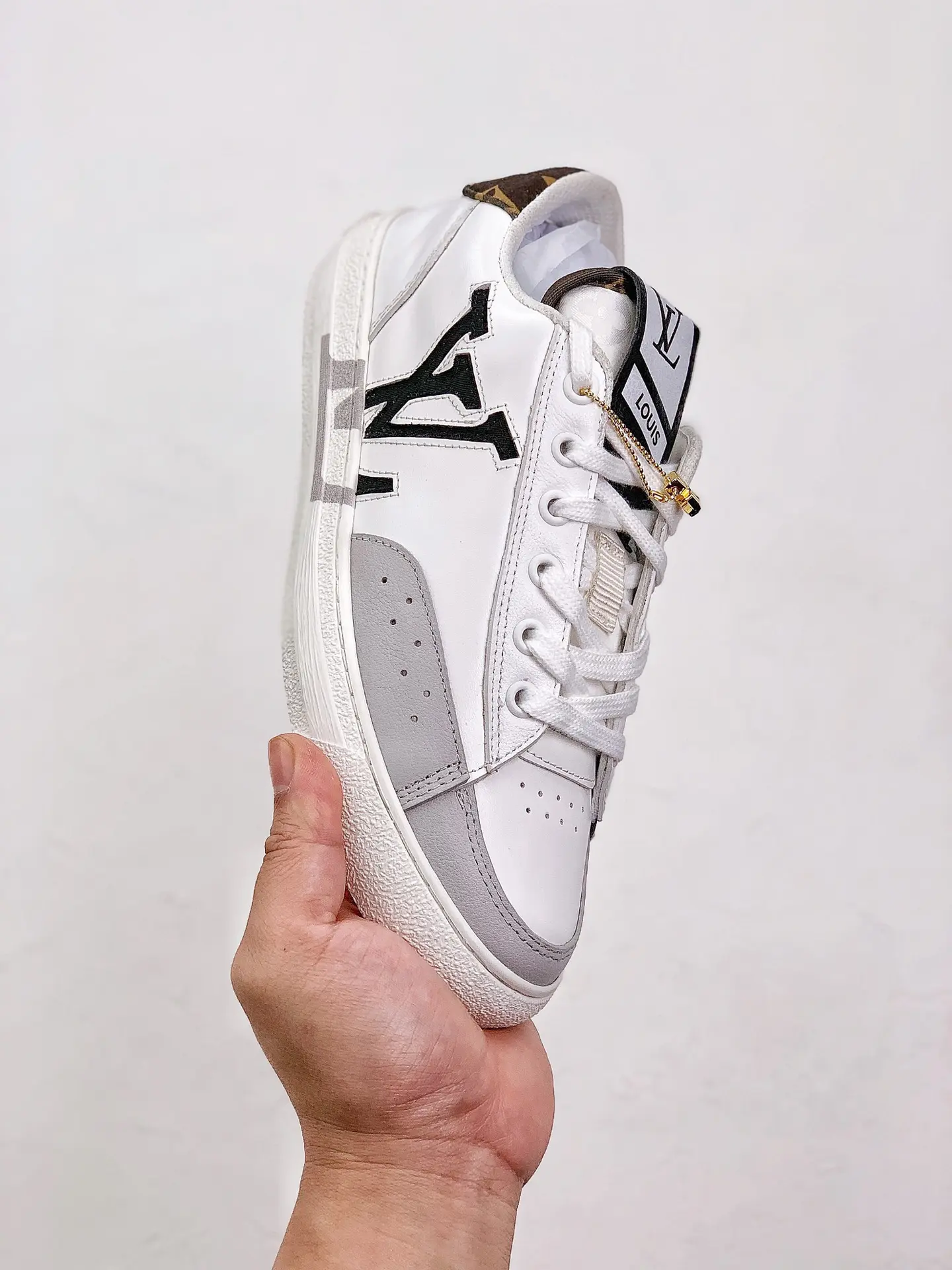 YASSW | Replica Louis Vuitton VL7N Banded Calfskin Sneakers - White 39