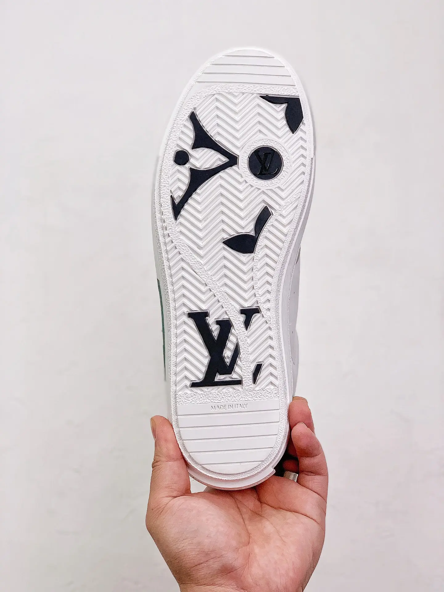 YASSW | The Rise of Replica Fashion: A Closer Look at Green and White Sneakers