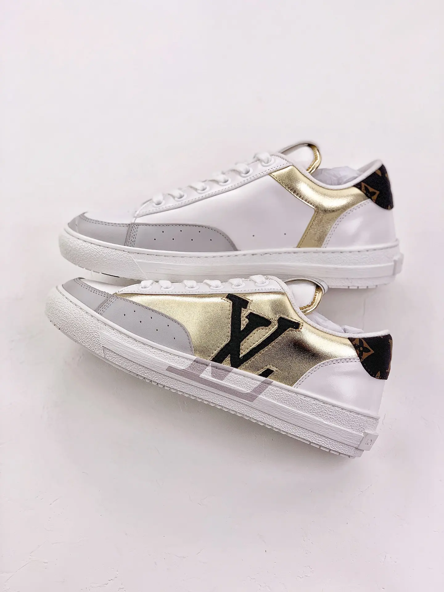 YASSW | Elevate Your Style with Replica Louis Vuitton Monogram Sneakers