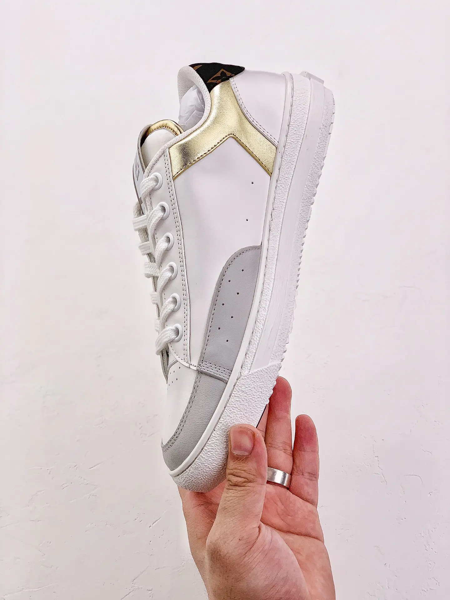 YASSW | Elevate Your Style with Replica Louis Vuitton Monogram Sneakers