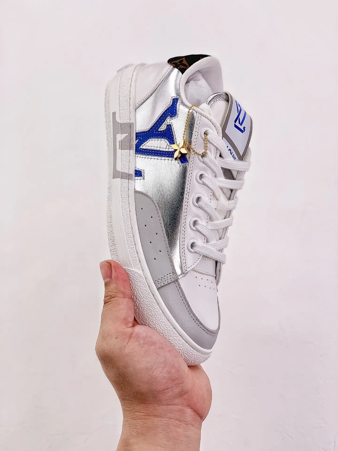 YASSW | Louis Vuitton White/Blue Leather Time Out Sneakers Replica Review