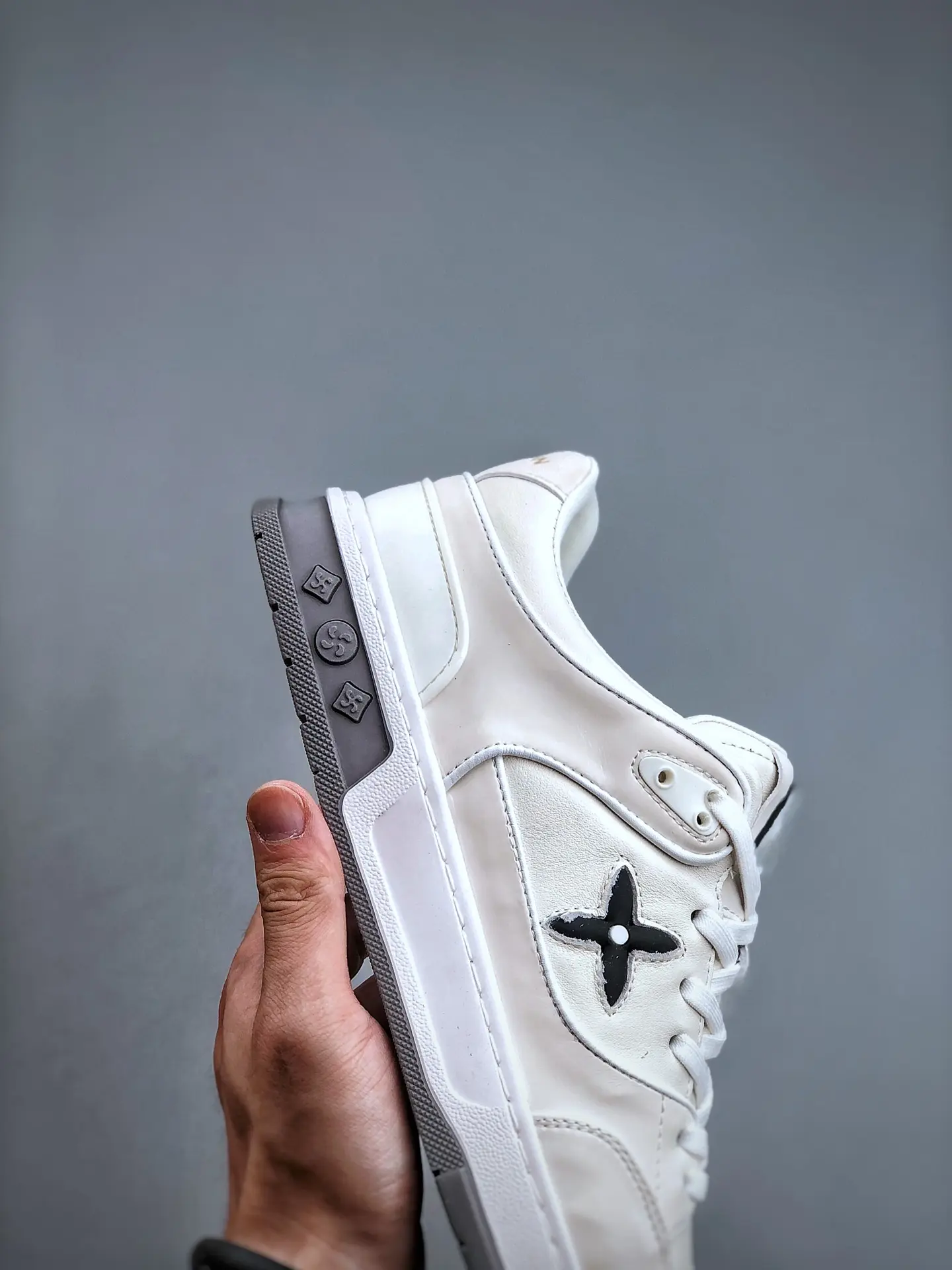 YASSW | Replica Louis Vuitton British Knights Kings Sl Low Lace Up Sneakers White/Black