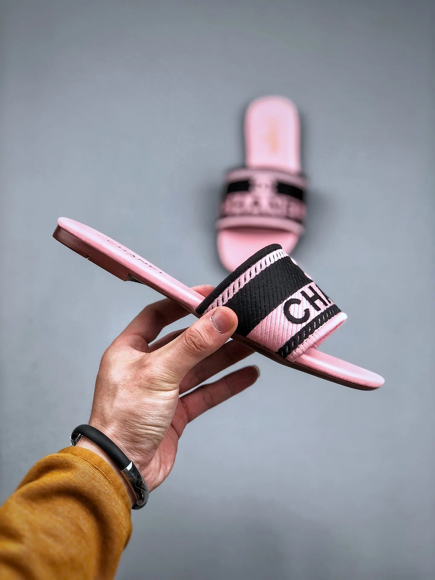 YASSW | Rep Fake Replica Chanel Mules in Black/Pink - Size 9.5