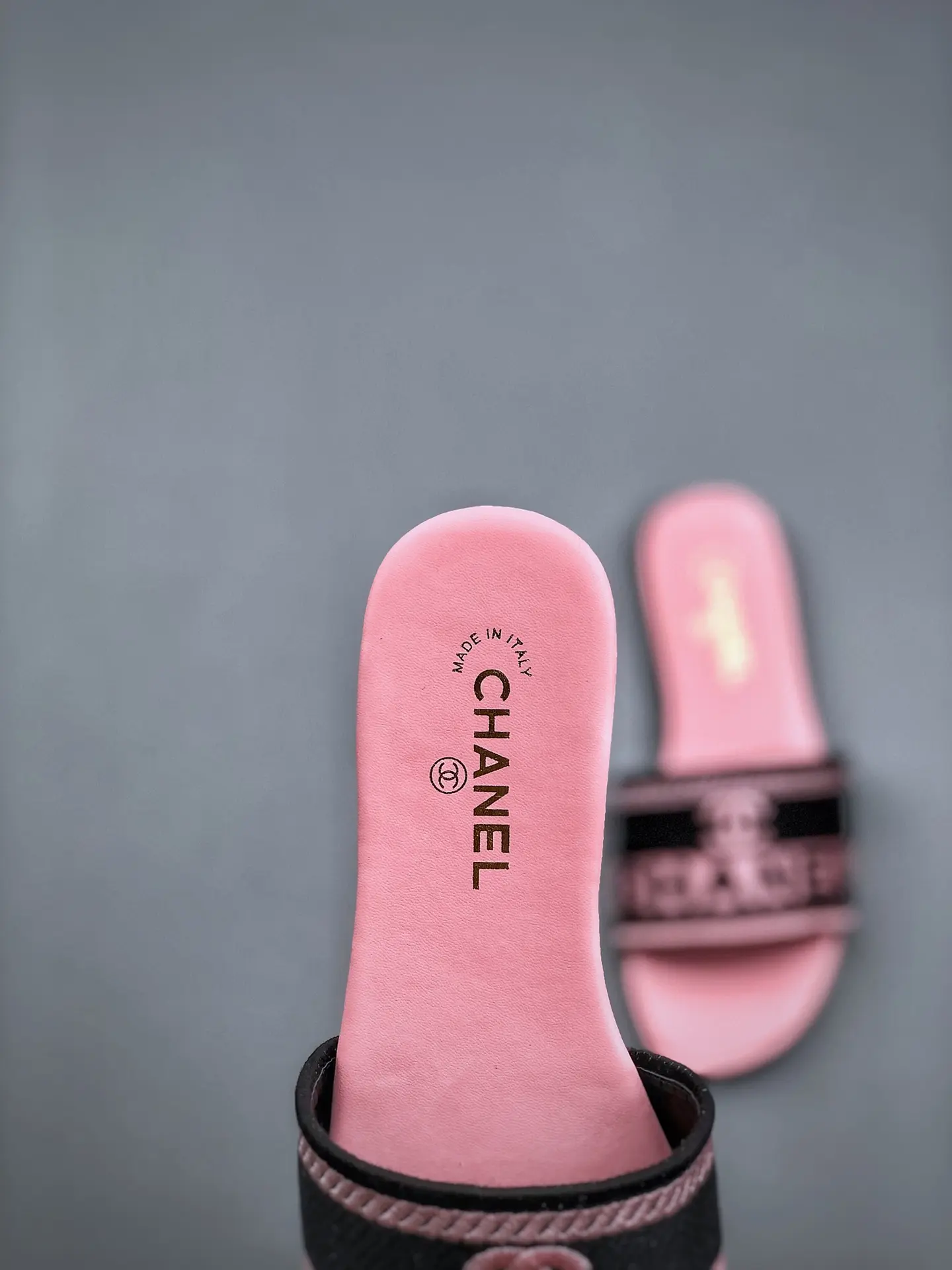 YASSW | Rep Fake Replica Chanel Mules in Black/Pink - Size 9.5