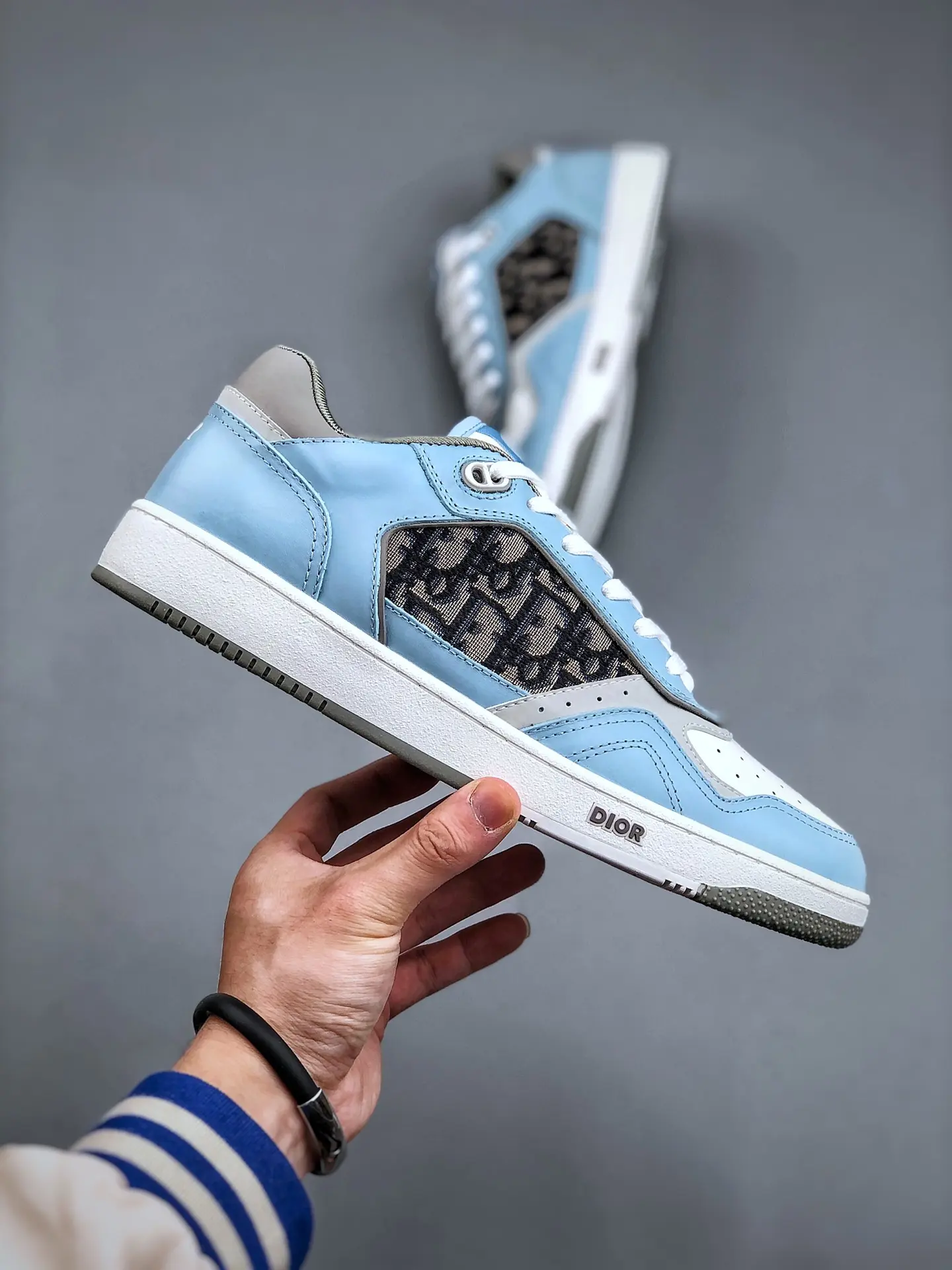 YASSW | Dior B27 Low-Top Sneaker Replica Light Blue/White Review