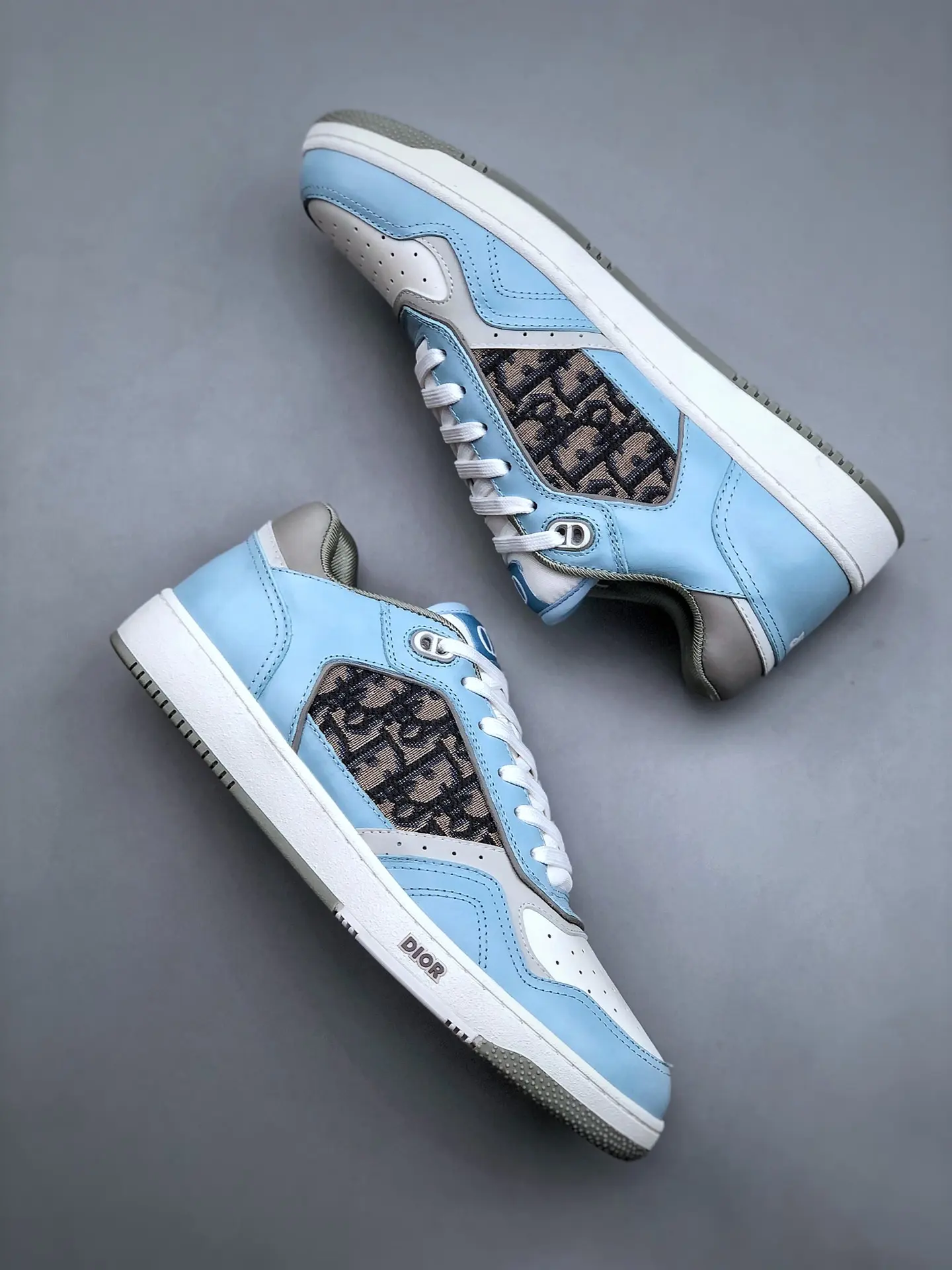 YASSW | Dior B27 Low-Top Sneaker Replica Light Blue/White Review