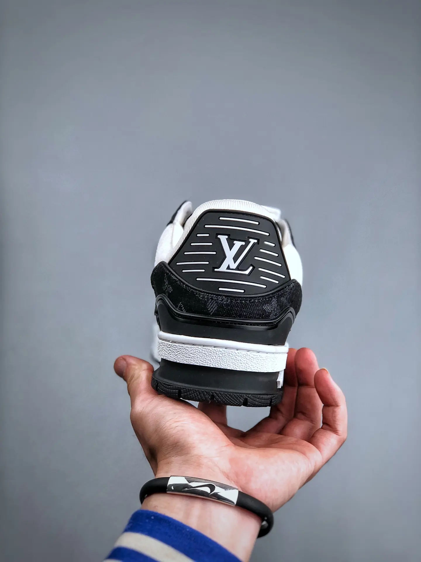 YASSW | Louis Vuitton Trainer Sneakers: A Comprehensive Guide to Replica Options