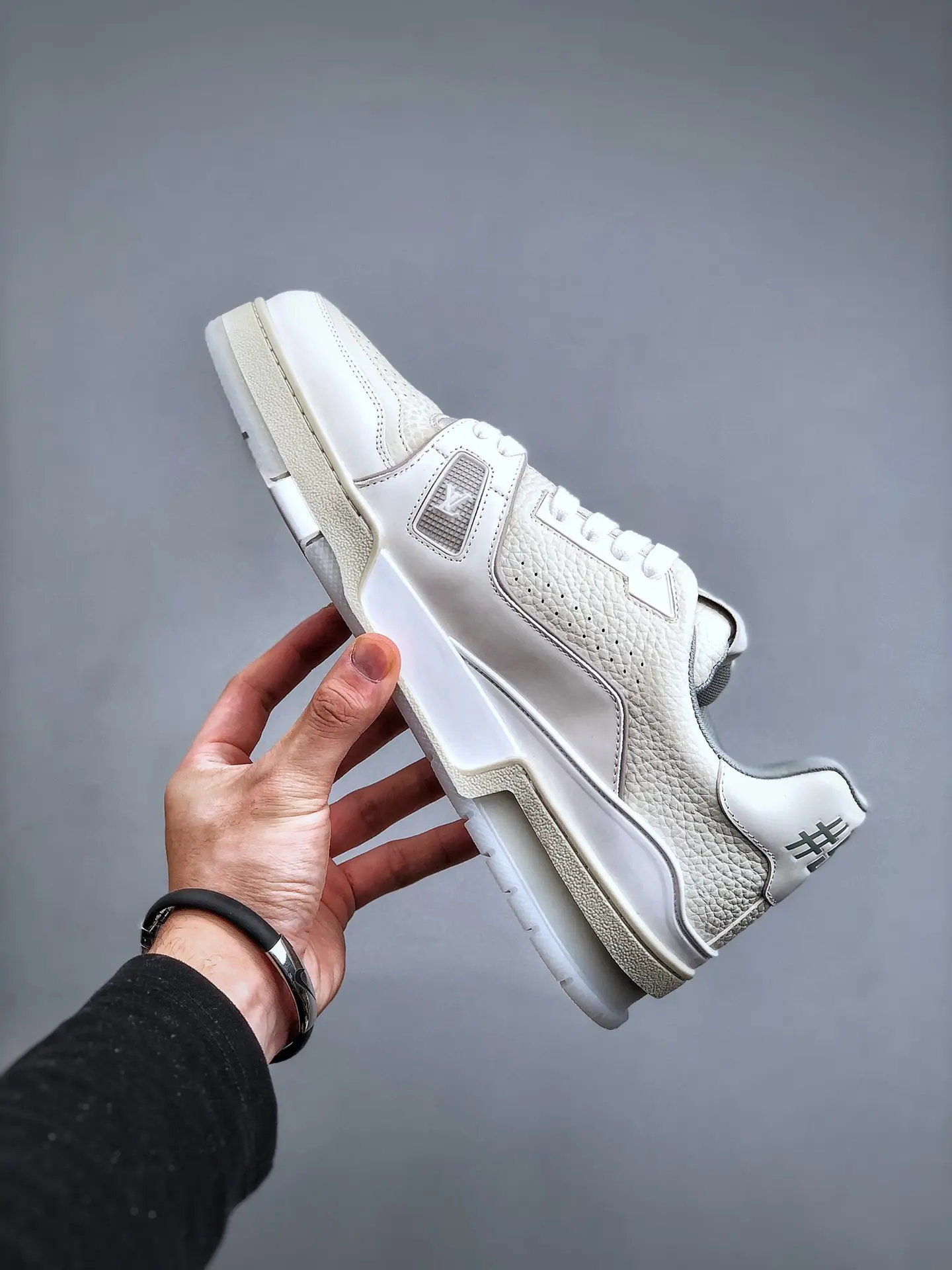 YASSW | Discover the World of Replica Louis Vuitton Trainer Sneakers in White