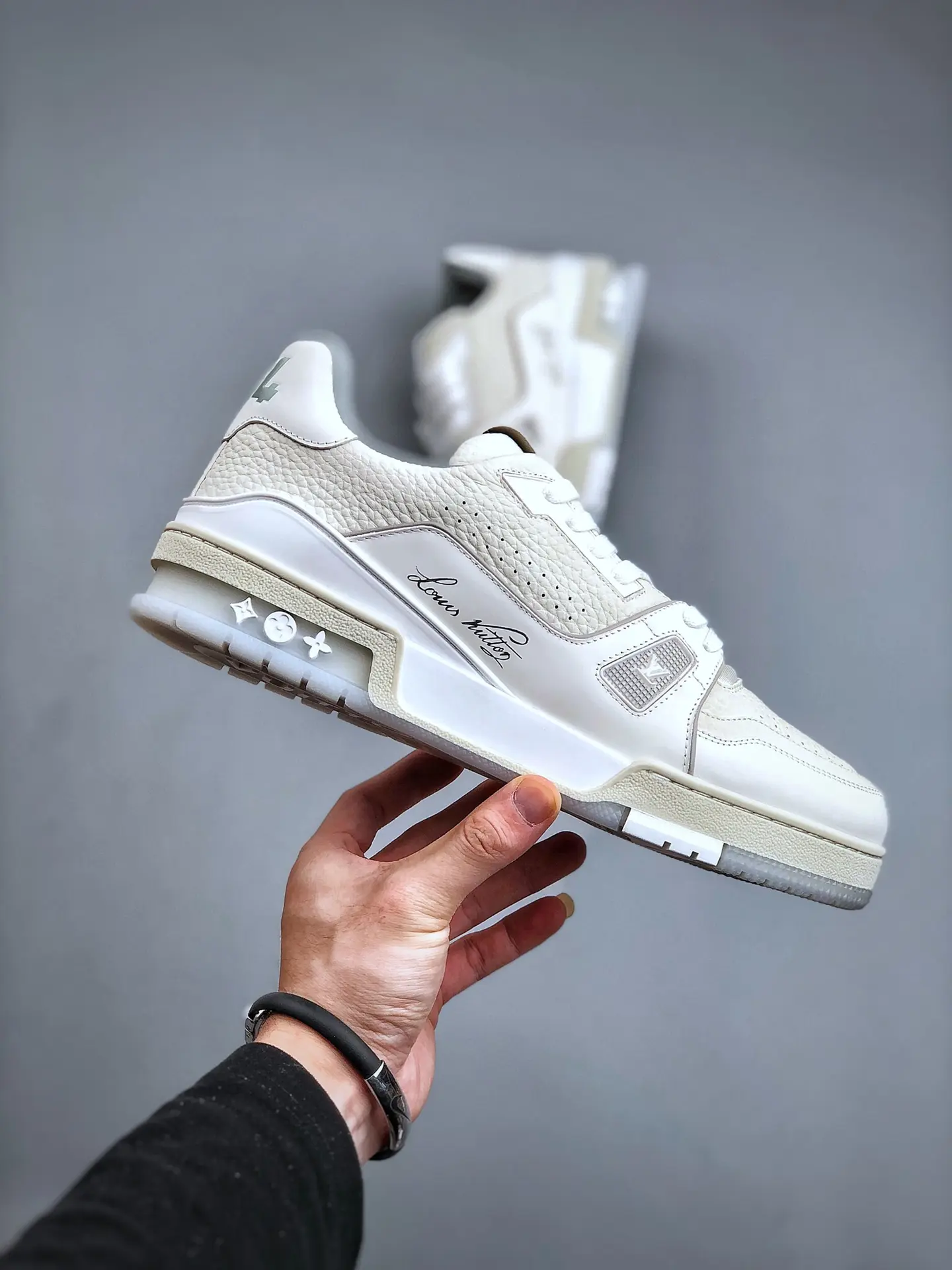 YASSW | Discover the World of Replica Louis Vuitton Trainer Sneakers in White