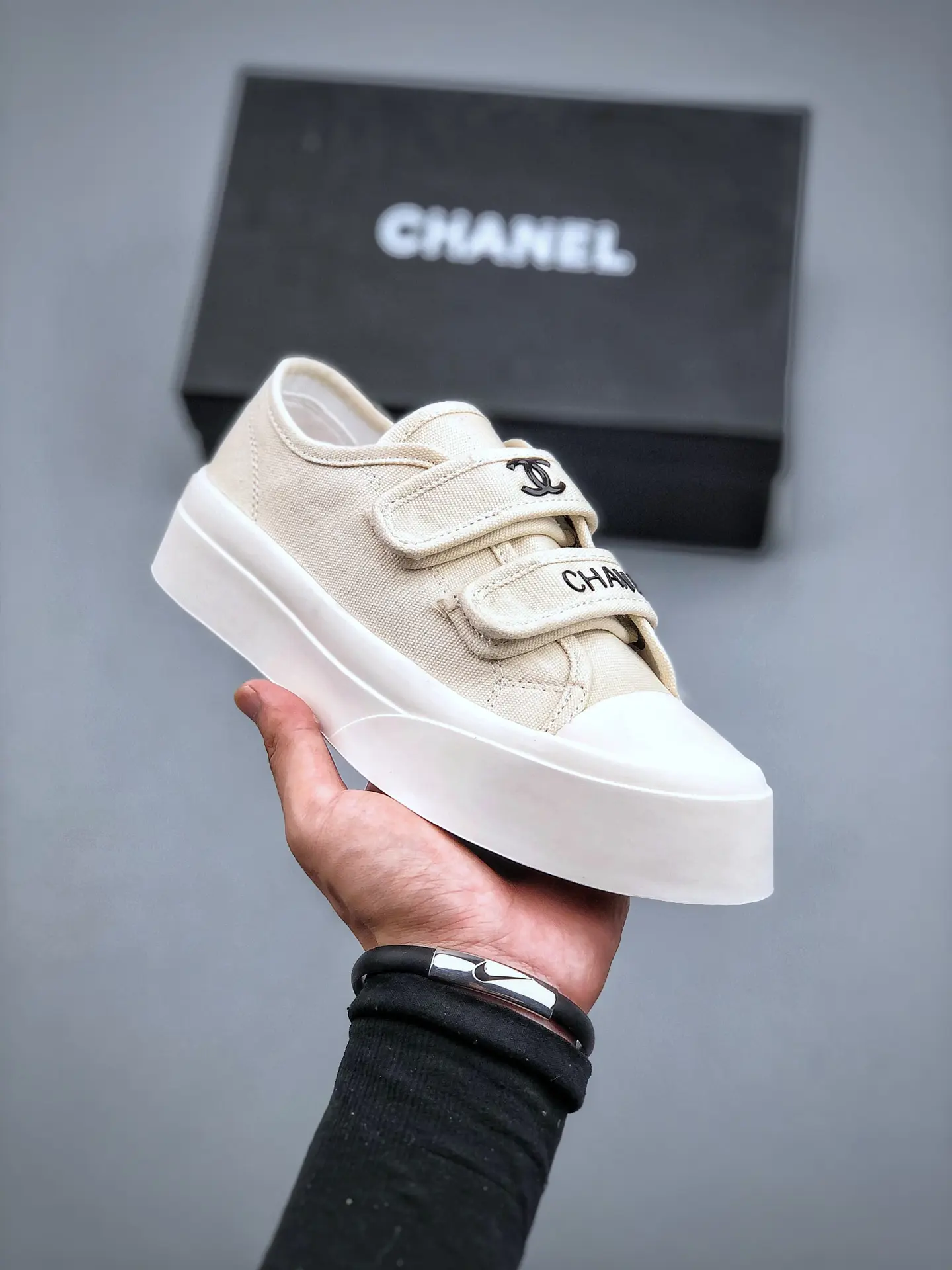 YASSW | Chanel Sneakers Black and White G39978 - LuxuryTastic Replicas