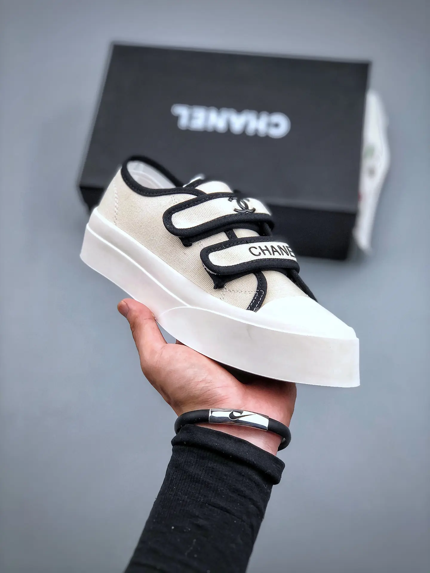 YASSW | Chanel Sneakers Black and White G39978 - LuxuryTastic Replicas