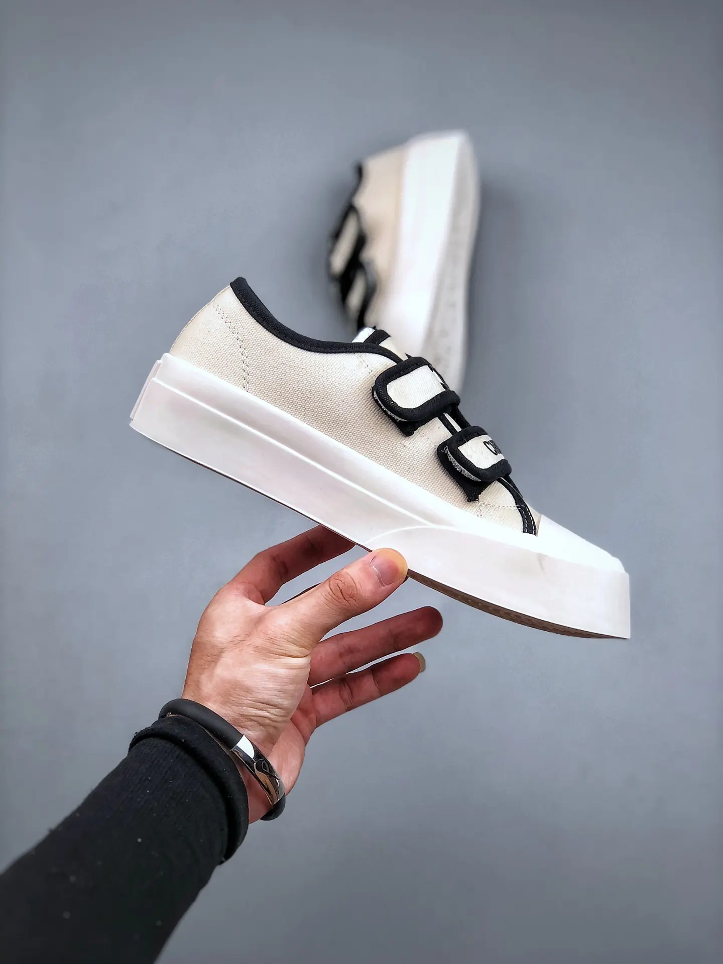 YASSW | The Ultimate Guide to Replica Chanel Casual Style Shoes - A Perfect Blend of Style and Comfort