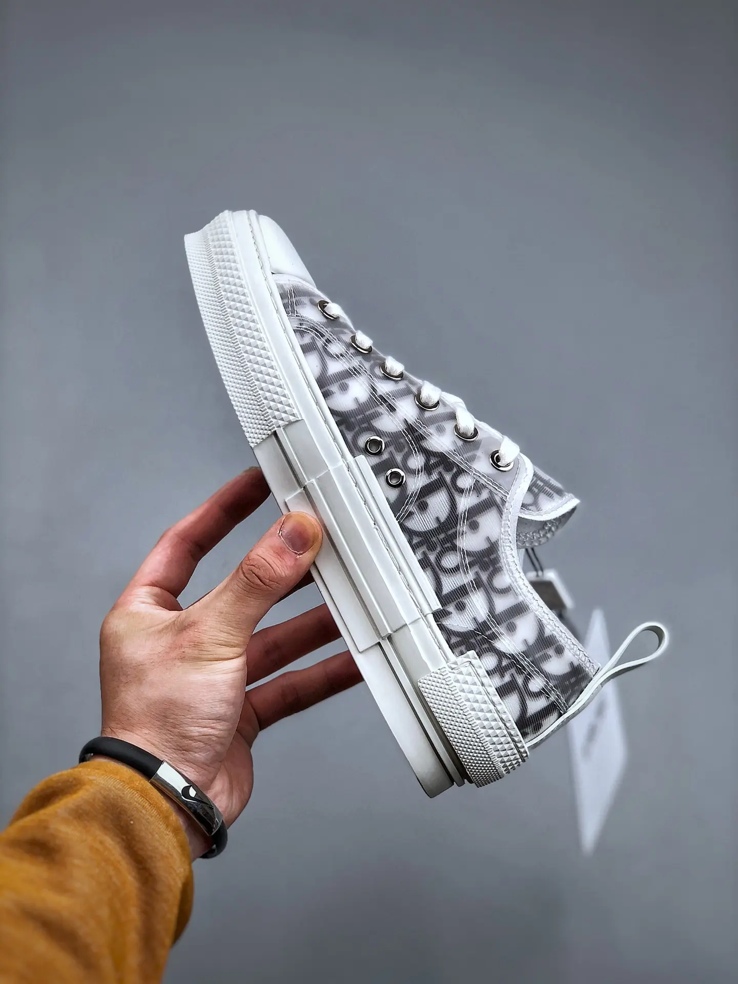 YASSW | Dior B23 Low-Top Logo Oblique White Replica Sneakers: A Comprehensive Review