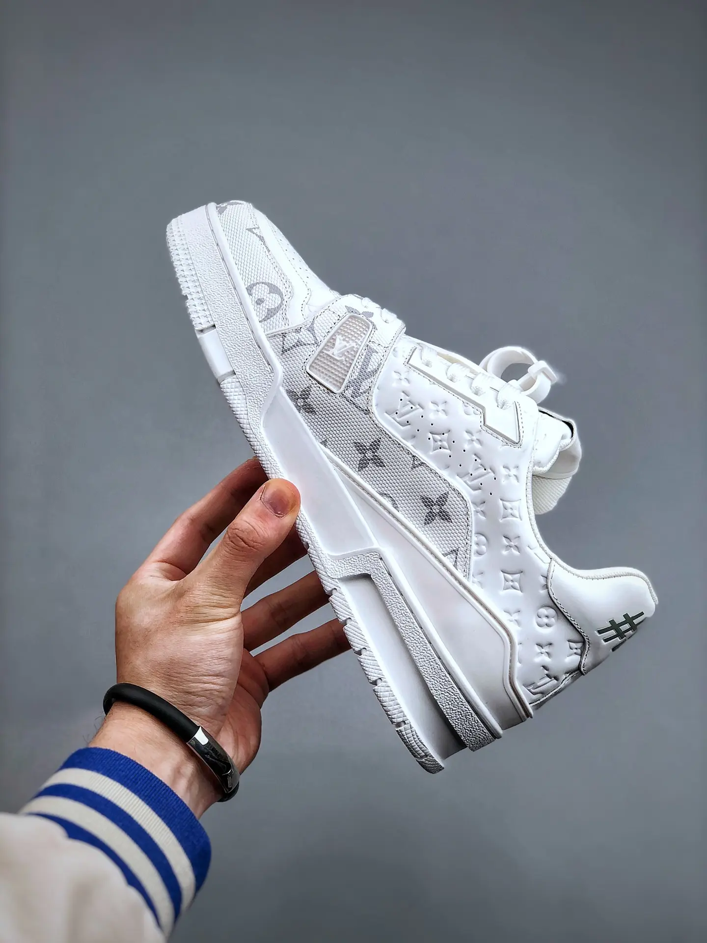 YASSW | The Ultimate Guide to Replica White Louis Vuitton Trainer Sneakers