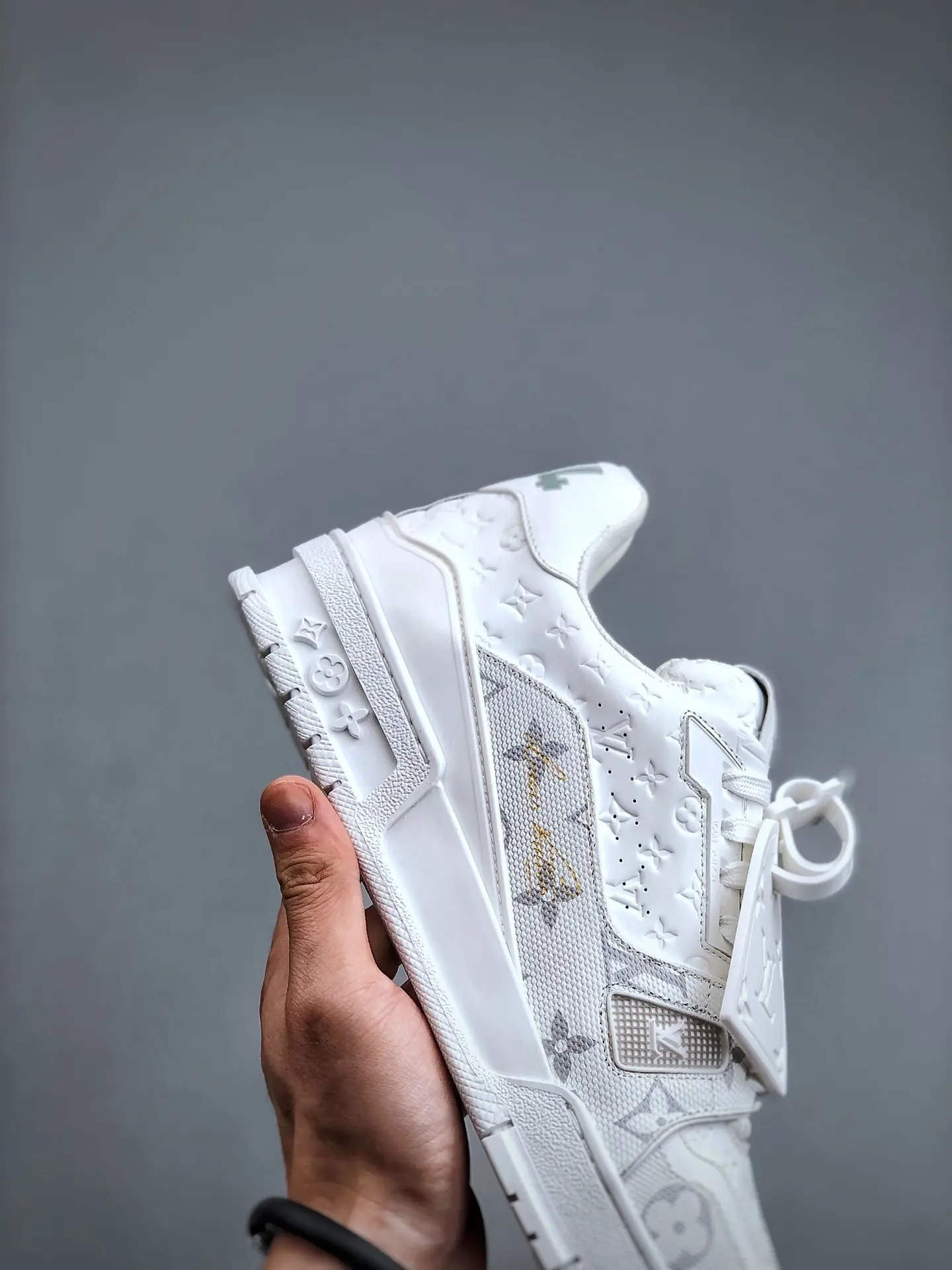 YASSW | The Ultimate Guide to Replica White Louis Vuitton Trainer Sneakers