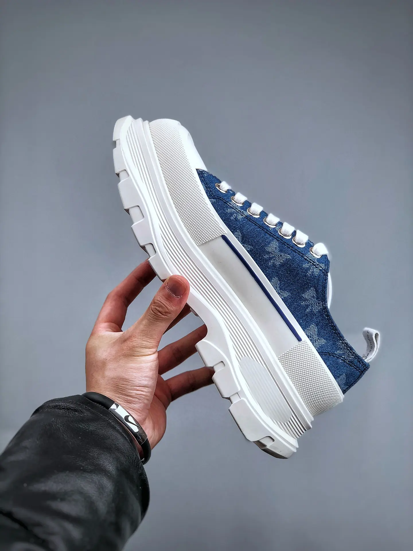 YASSW | Authenticity vs. Replica: Blue Alexander McQueen Sneakers Comparison