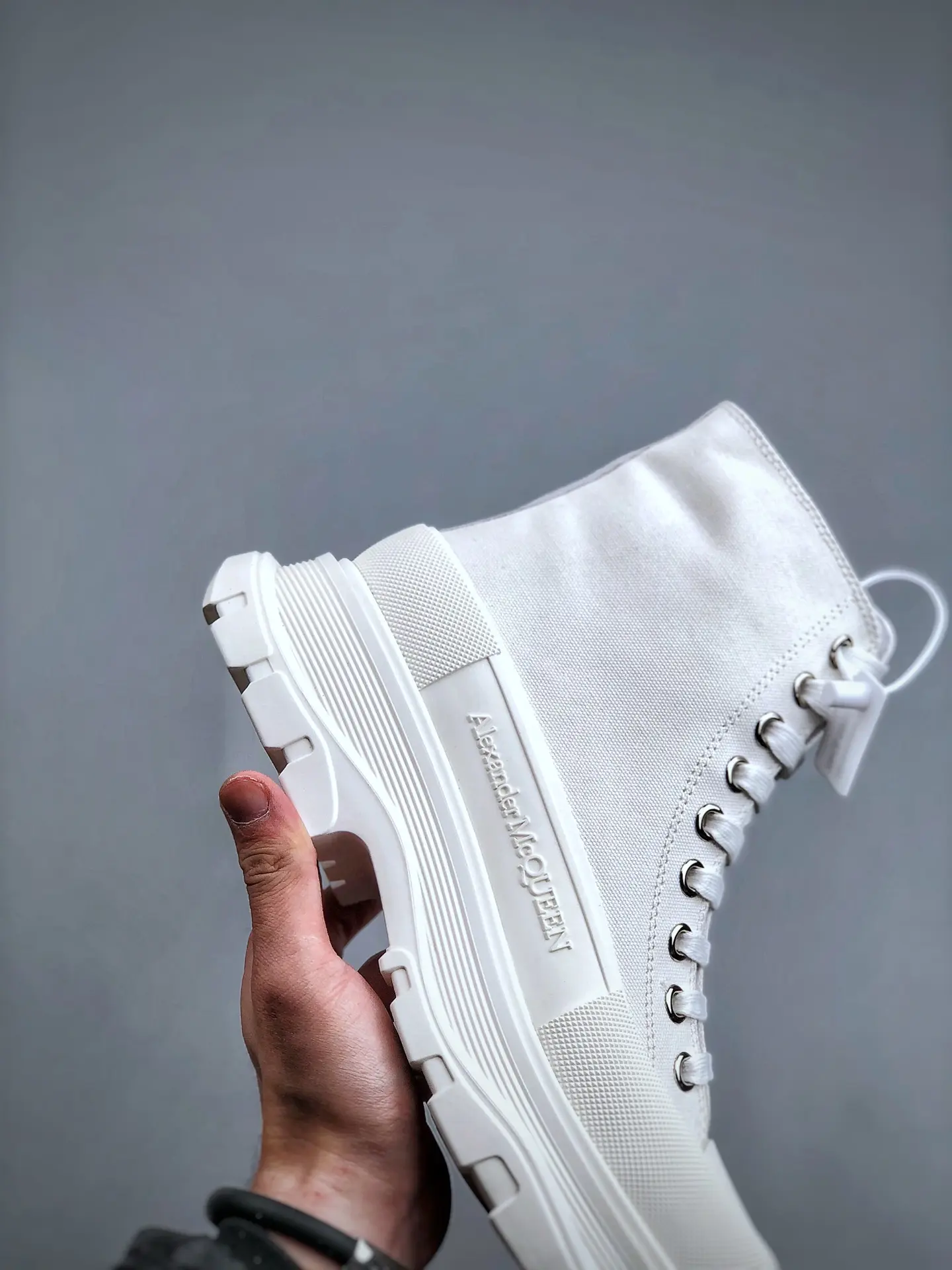 YASSW | Alexander McQueen Tread Slick Boots 'White' Replica Review