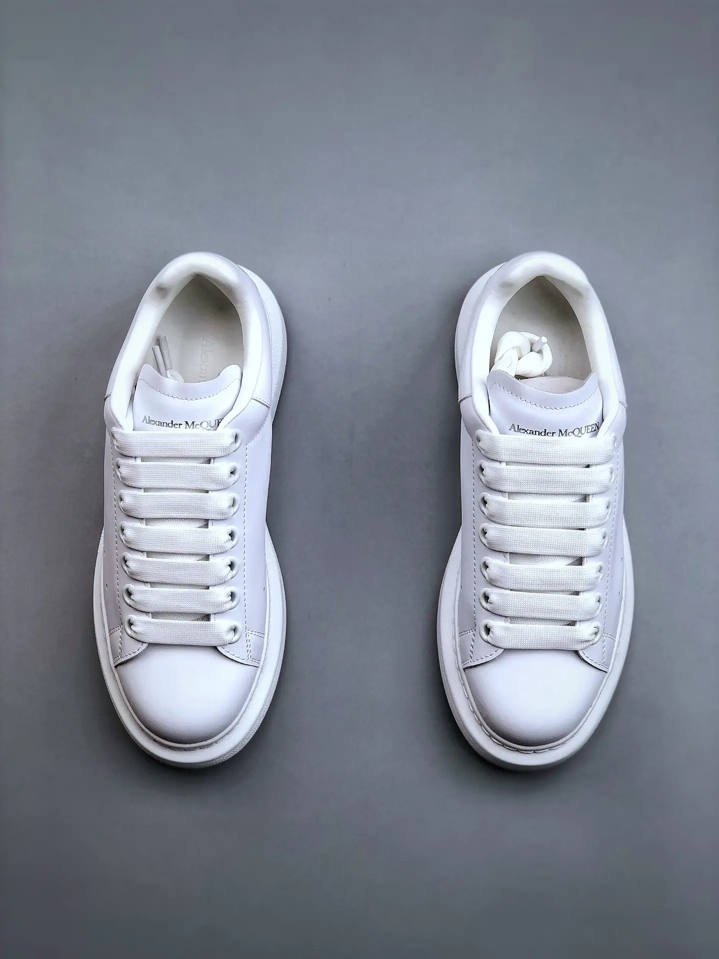 YASSW | Alexander McQueen Replica White Sneakers – The Perfect Blend of Style and Comfort