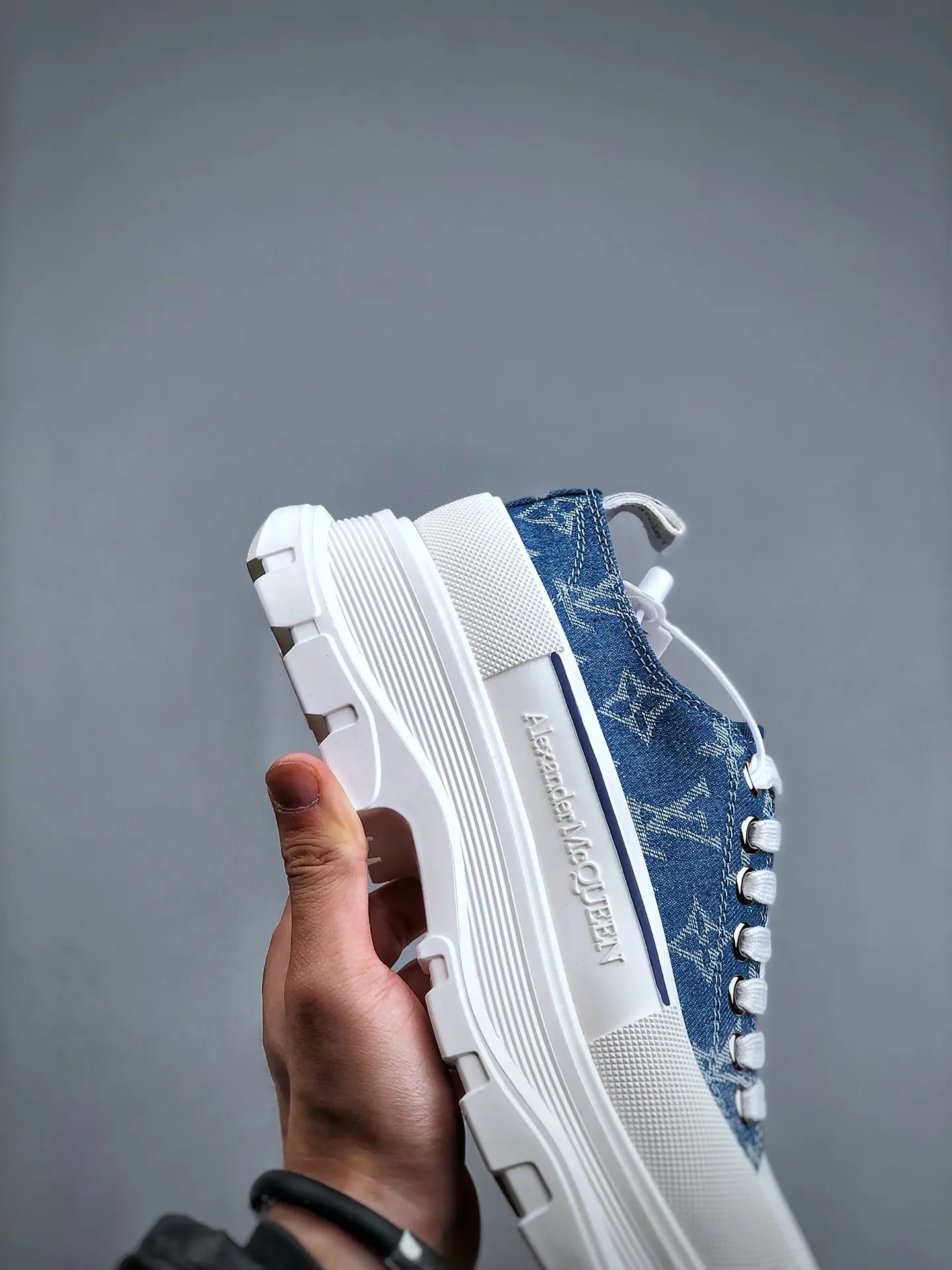 YASSW | Authentic vs. Replica Designer Sneakers: What You Need to Know