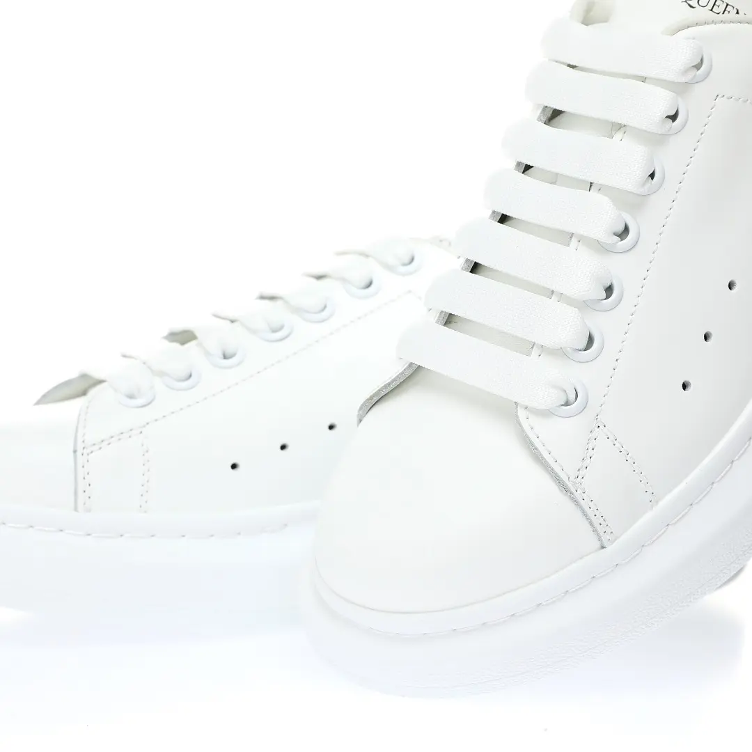 YASSW | Alexander McQueen Women's White Oversized Sneaker Replica: A Comprehensive Review