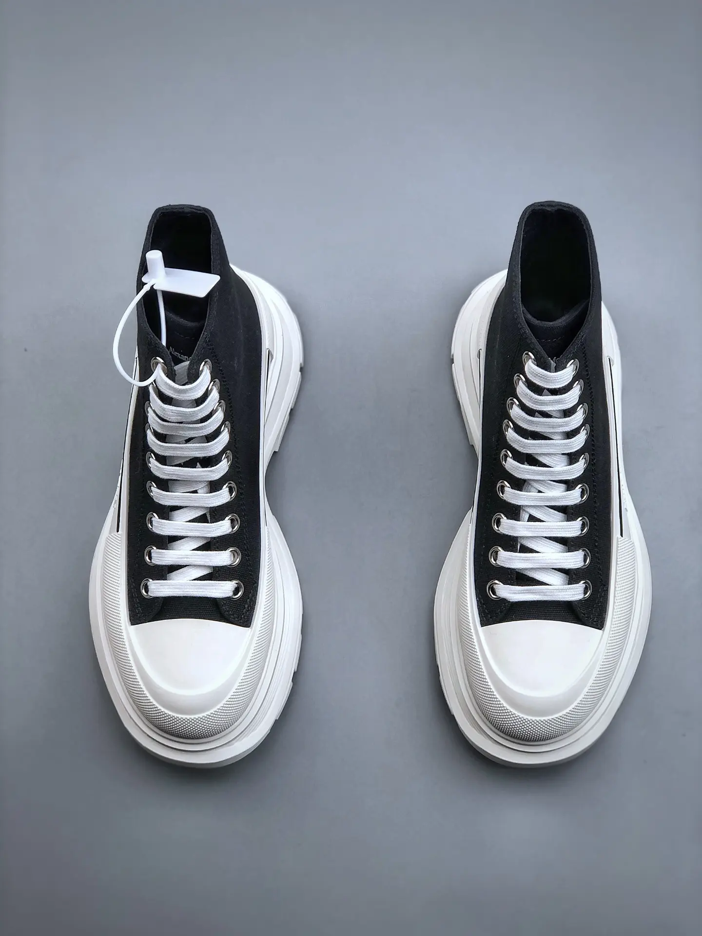 YASSW | Alexander McQueen Tread Slick High-Top Sneakers - Black (Replica)