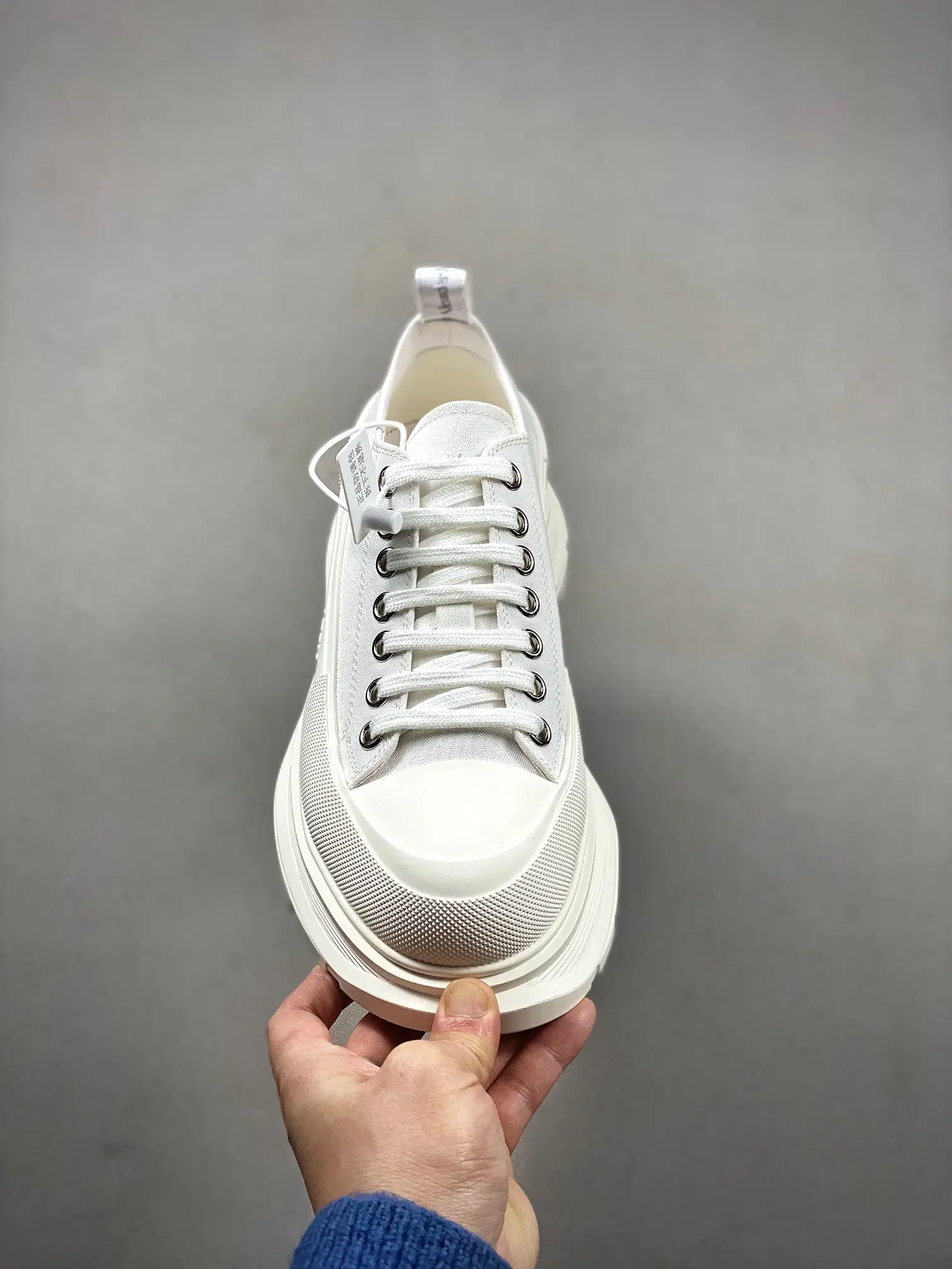 YASSW | Alexander McQueen Tread Slick Lace-Up White Sneakers Replica: A Comprehensive Review